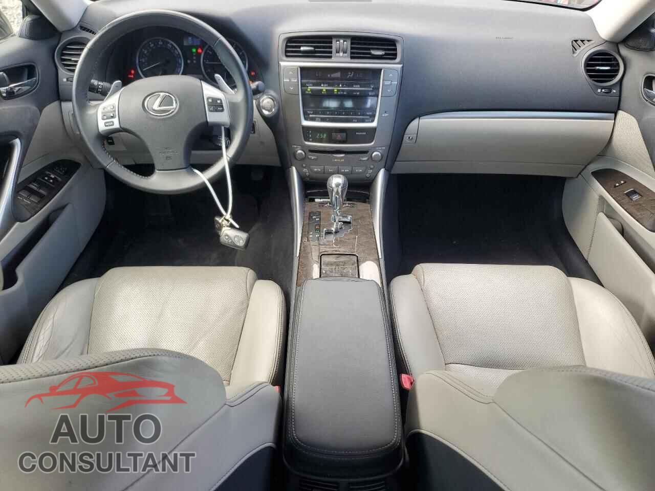 LEXUS IS 2011 - JTHCE5C21B5000876