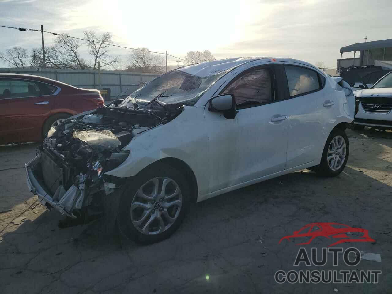 TOYOTA YARIS 2018 - 3MYDLBYV5JY306205