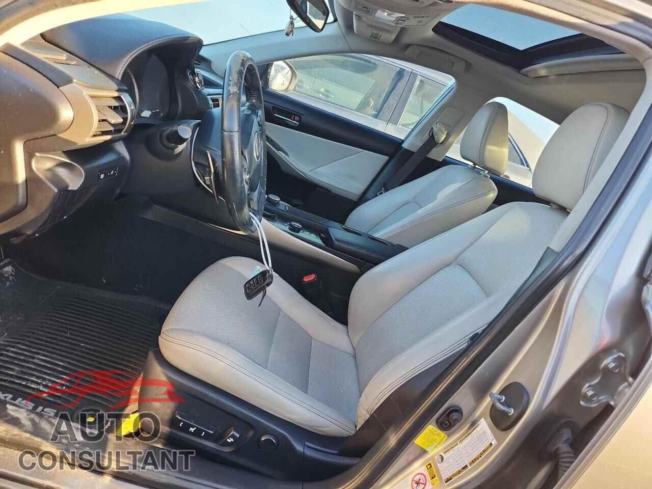 LEXUS IS 2014 - JTHBF1D28E5012768