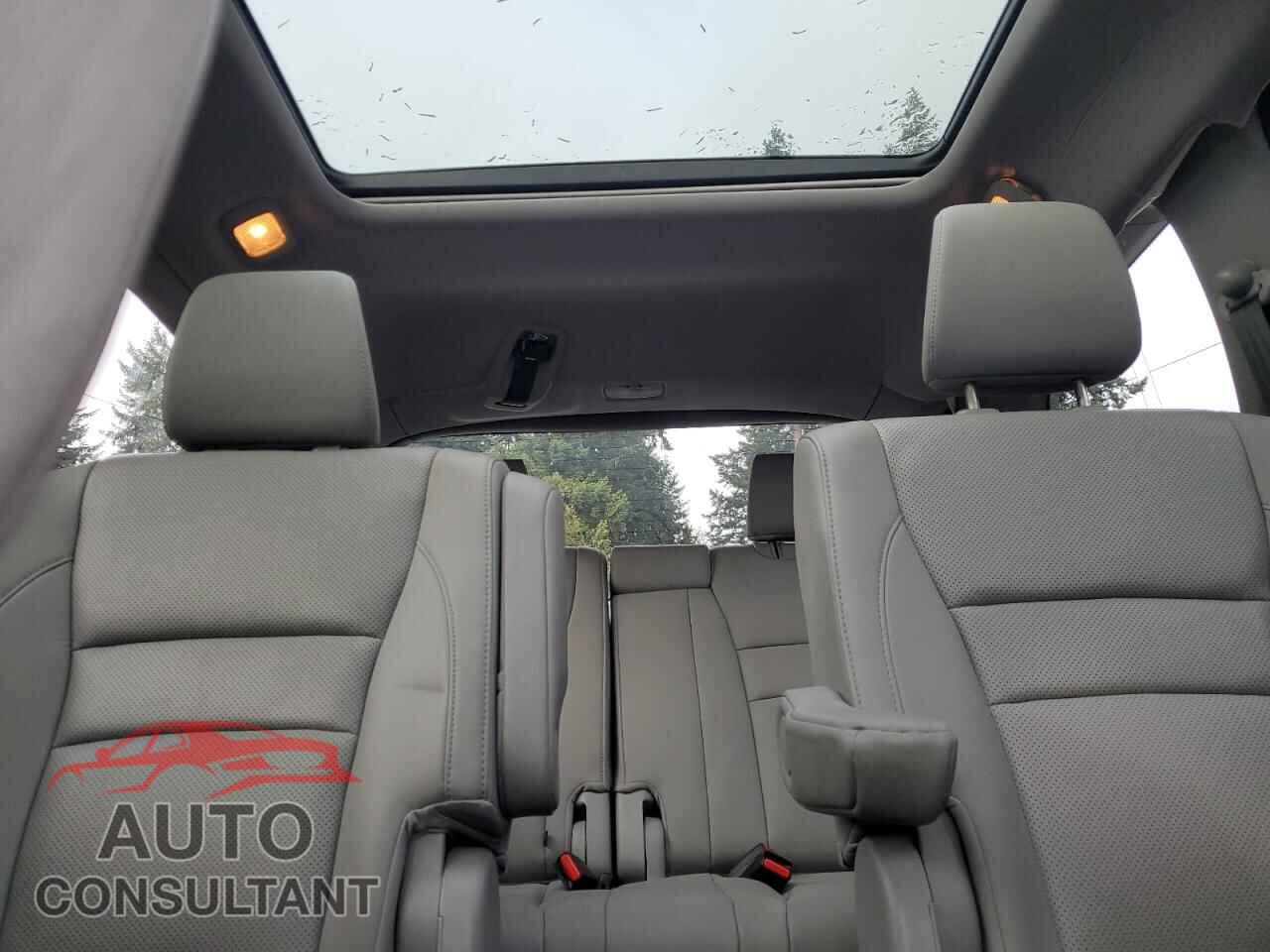 HONDA PILOT 2017 - 5FNYF6H0XHB024991