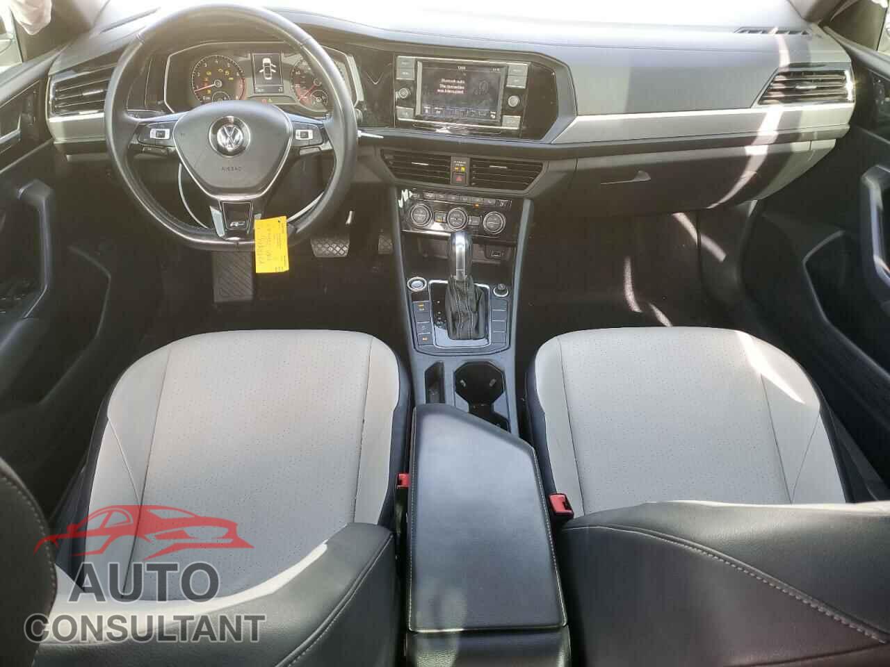 VOLKSWAGEN JETTA 2019 - 3VWC57BU3KM118323