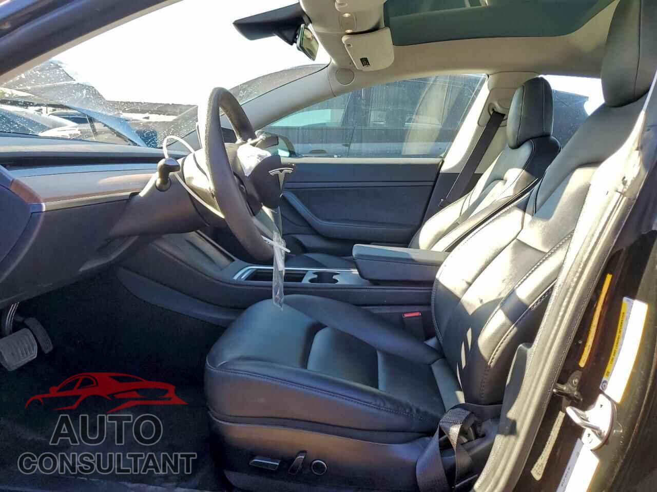 TESLA MODEL 3 2021 - 5YJ3E1EAXMF875714