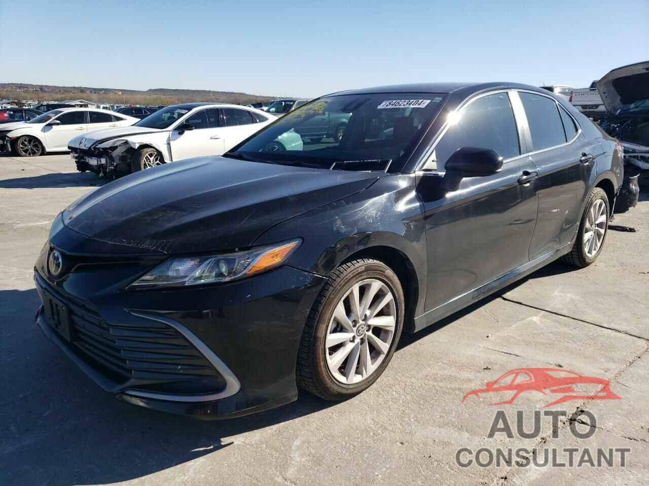 TOYOTA CAMRY 2022 - 4T1C11AK2NU693679