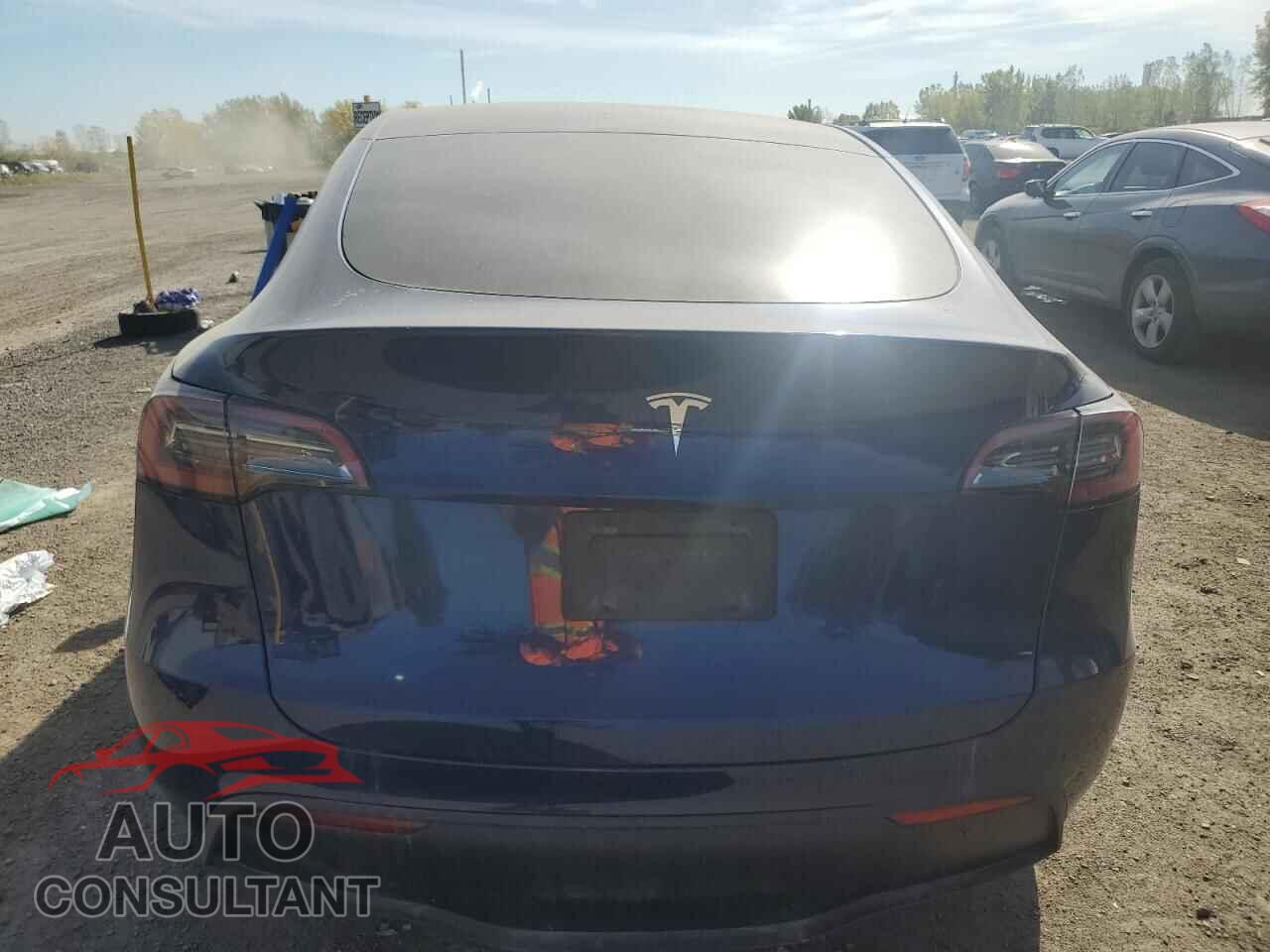 TESLA MODEL Y 2023 - LRWYGDFD8PC227085