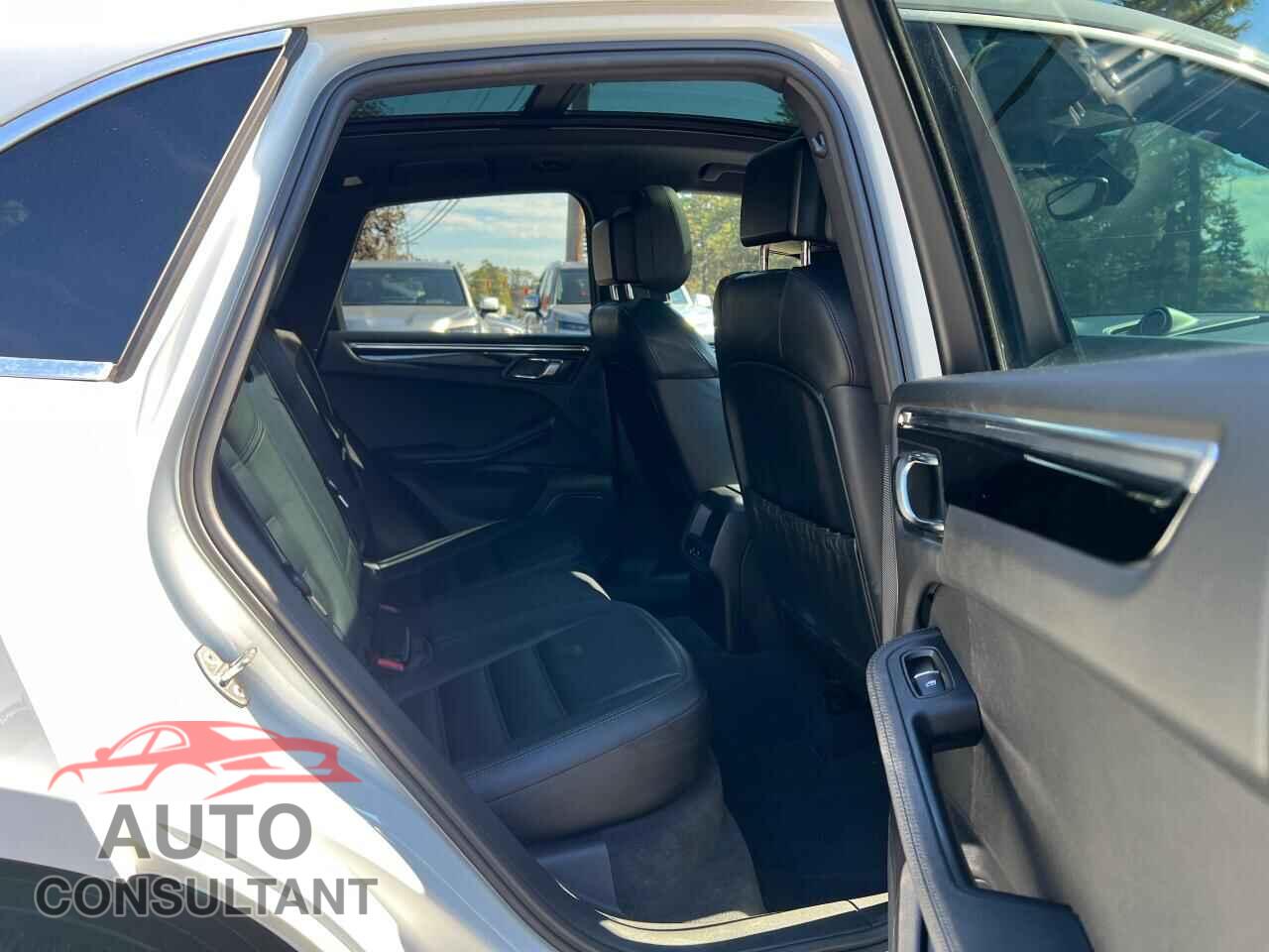 PORSCHE MACAN 2015 - WP1AB2A59FLB44740