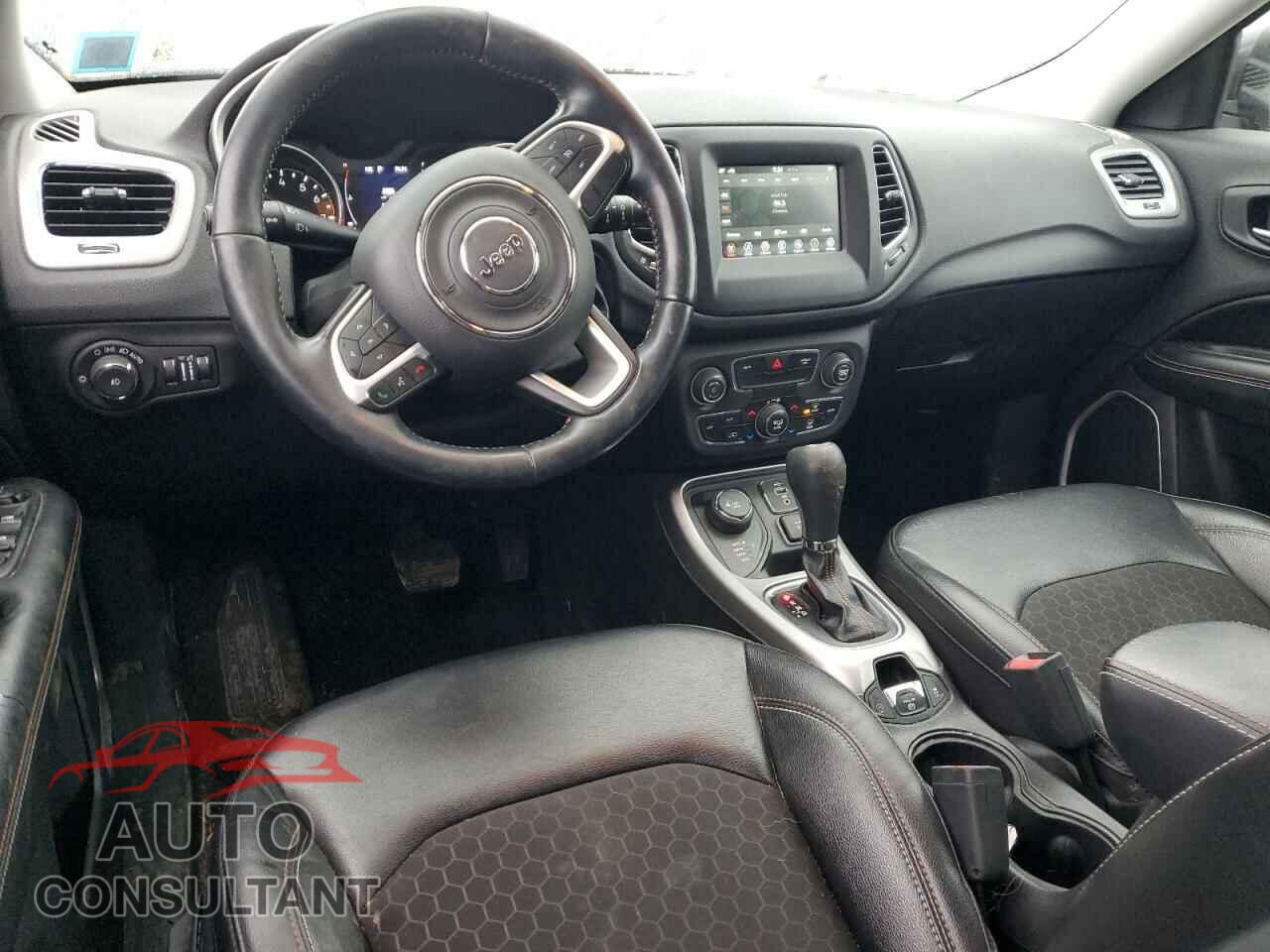 JEEP COMPASS 2020 - 3C4NJDBB9LT149183