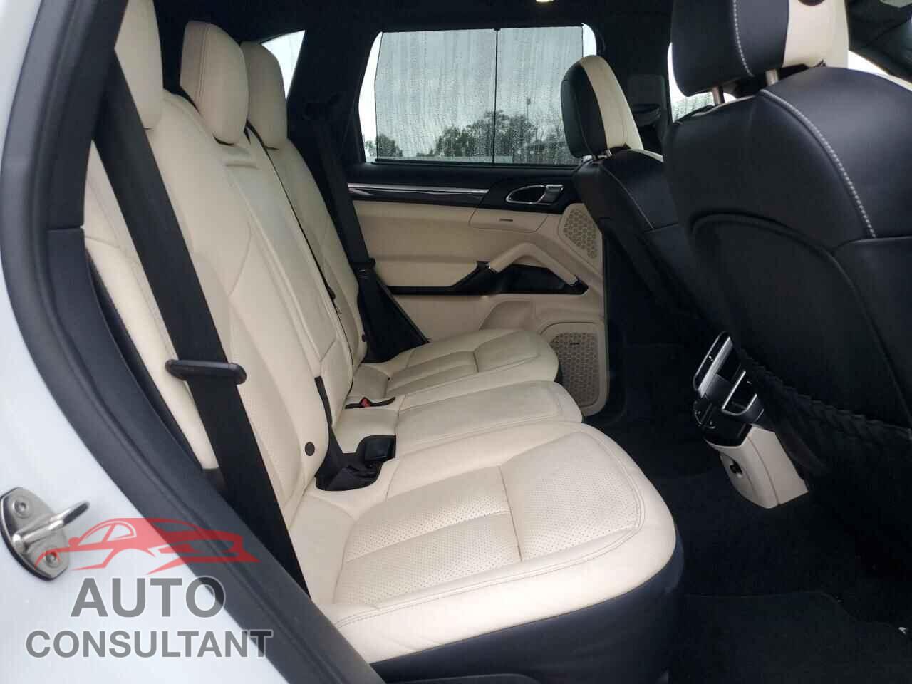 PORSCHE CAYENNE 2016 - WP1AB2A26GLA93253