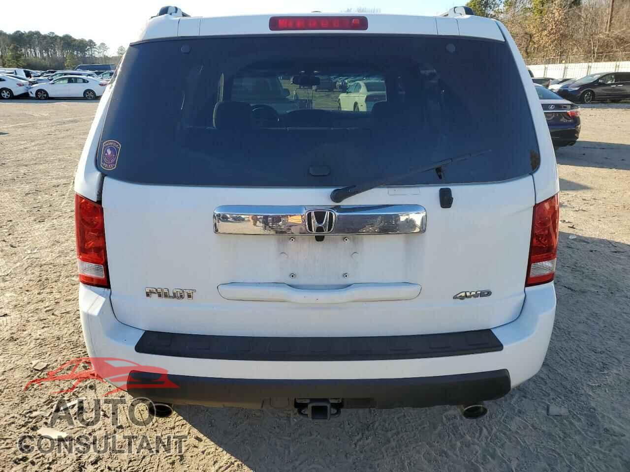 HONDA PILOT 2011 - 5FNYF4H45BB057265