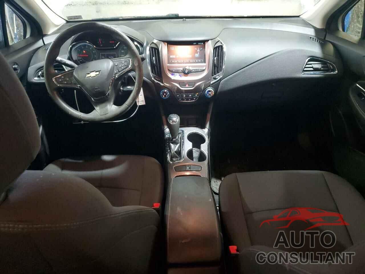 CHEVROLET CRUZE 2018 - 1G1BE5SM9J7220973