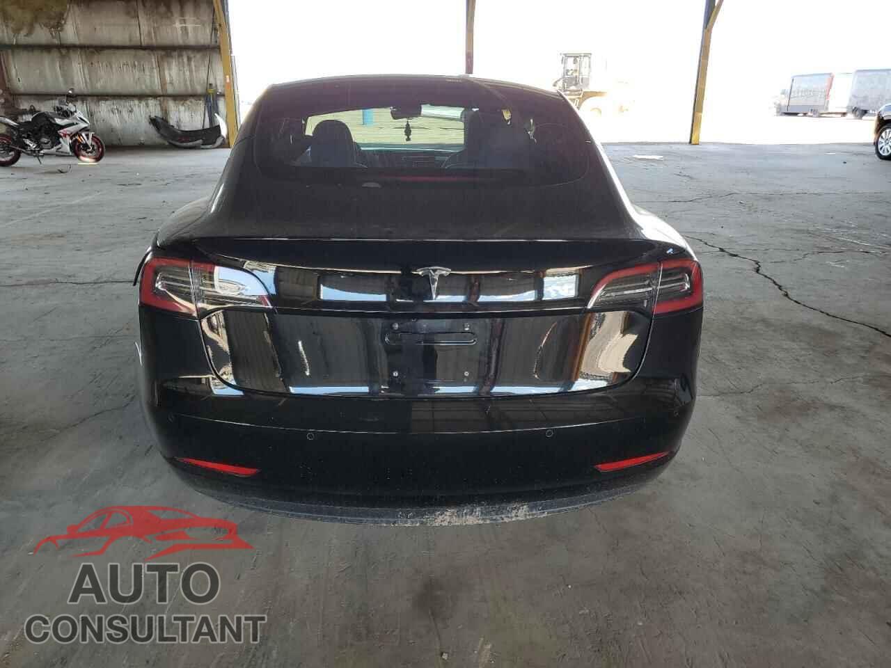 TESLA MODEL 3 2018 - 5YJ3E1EA9JF155266