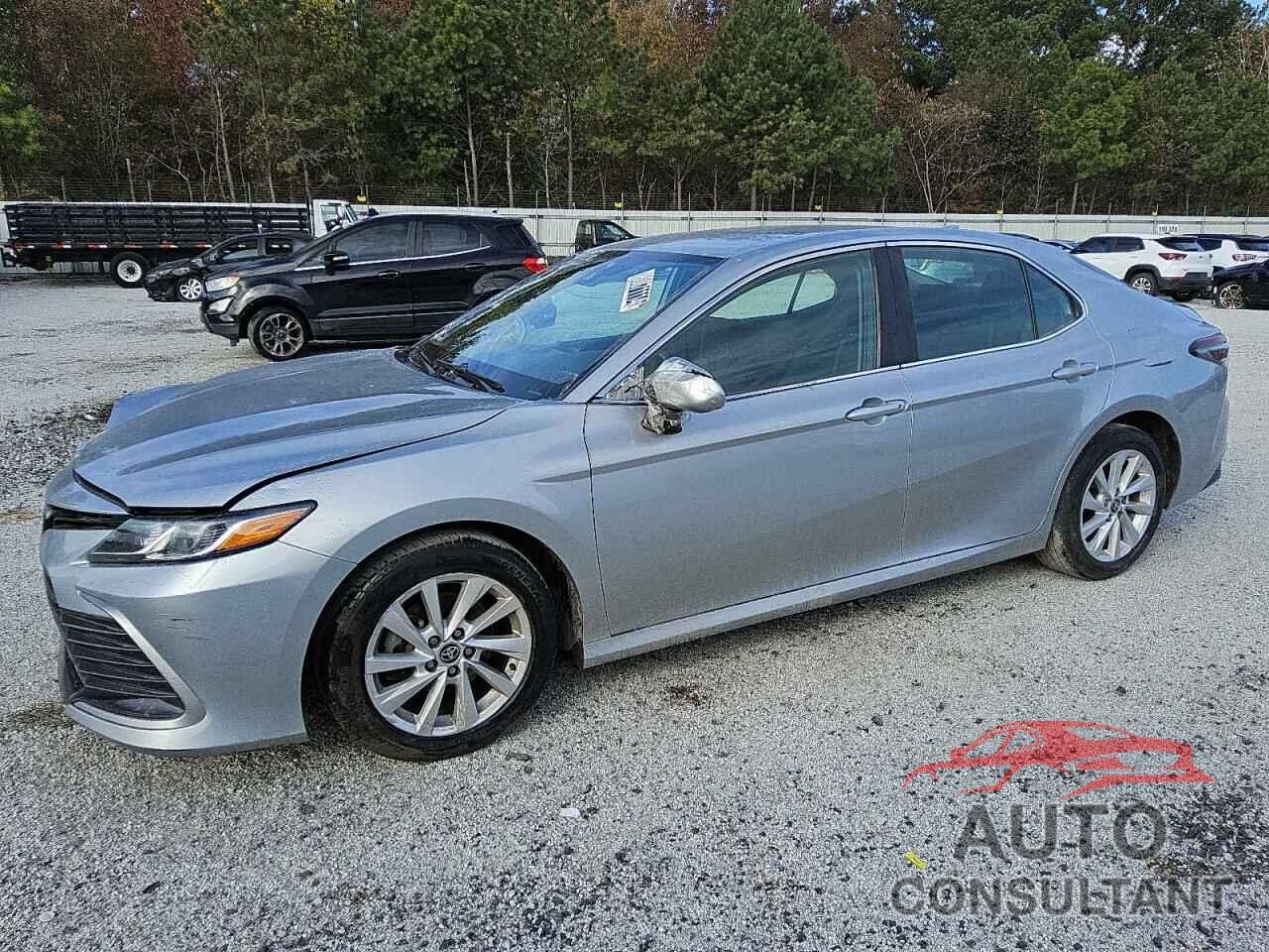 TOYOTA CAMRY 2021 - 4T1C11AK0MU582322