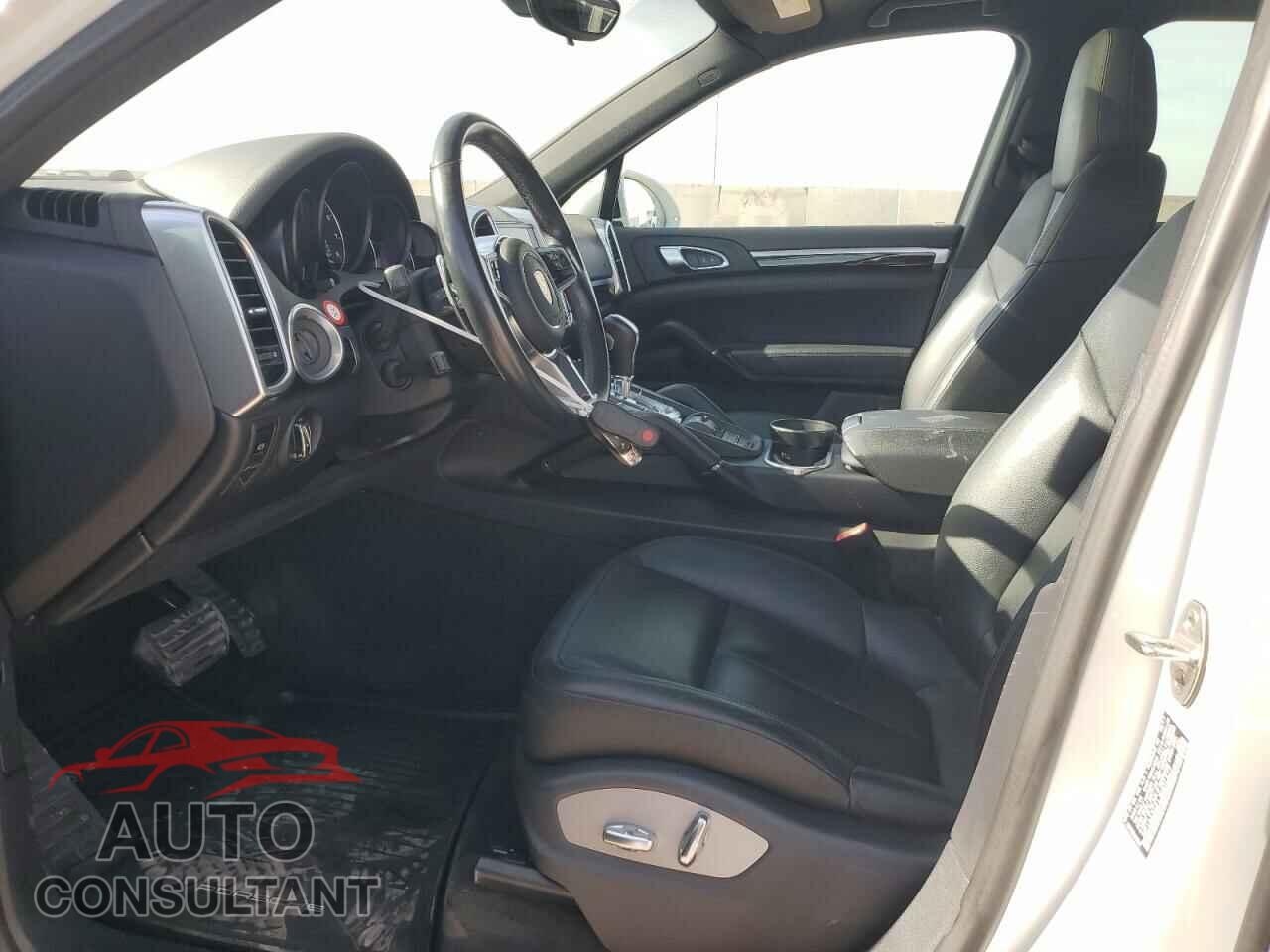 PORSCHE CAYENNE 2018 - WP1AA2A21JKA01577