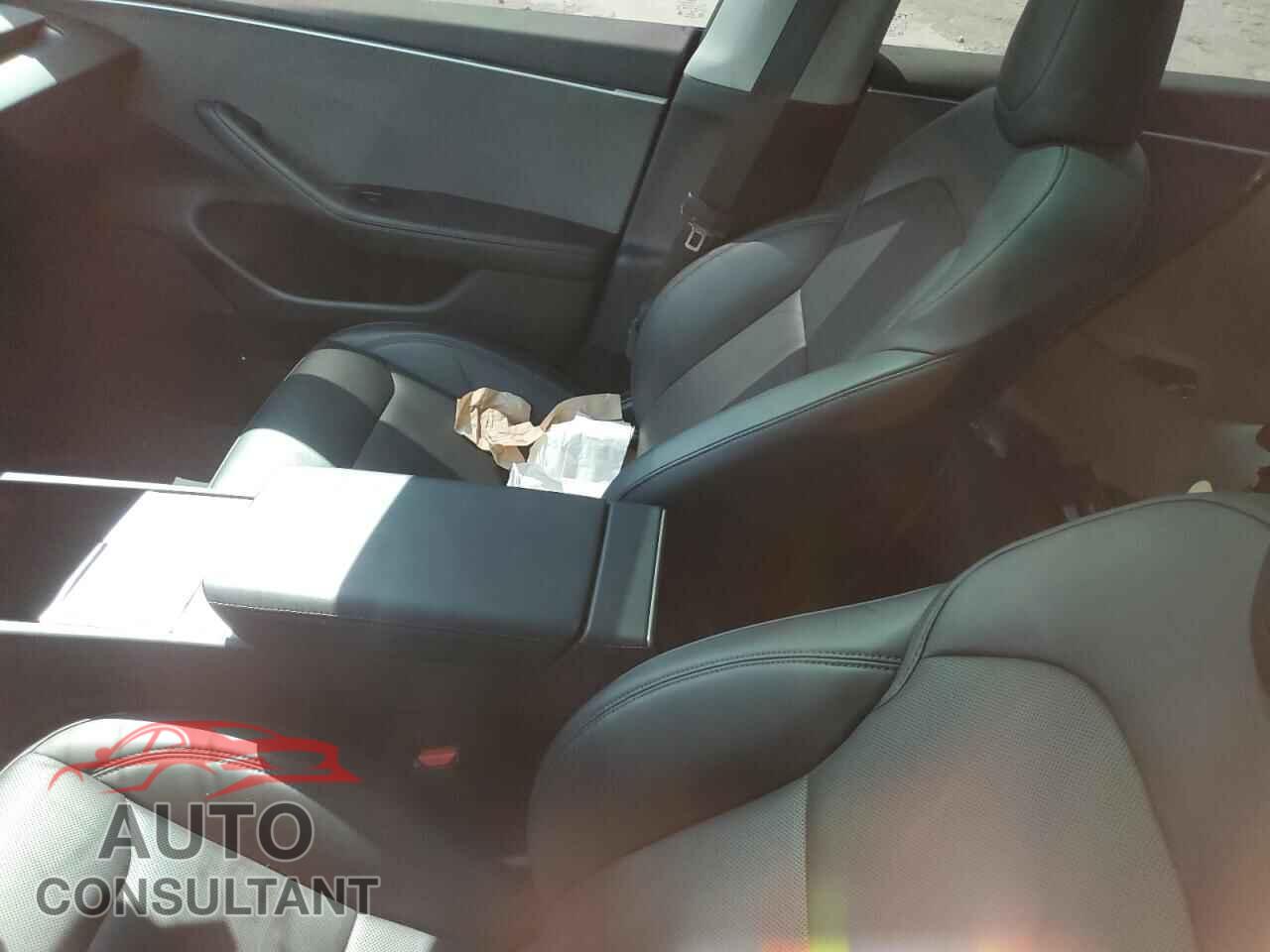 TESLA MODEL 3 2024 - 5YJ3E1EA7RF868372