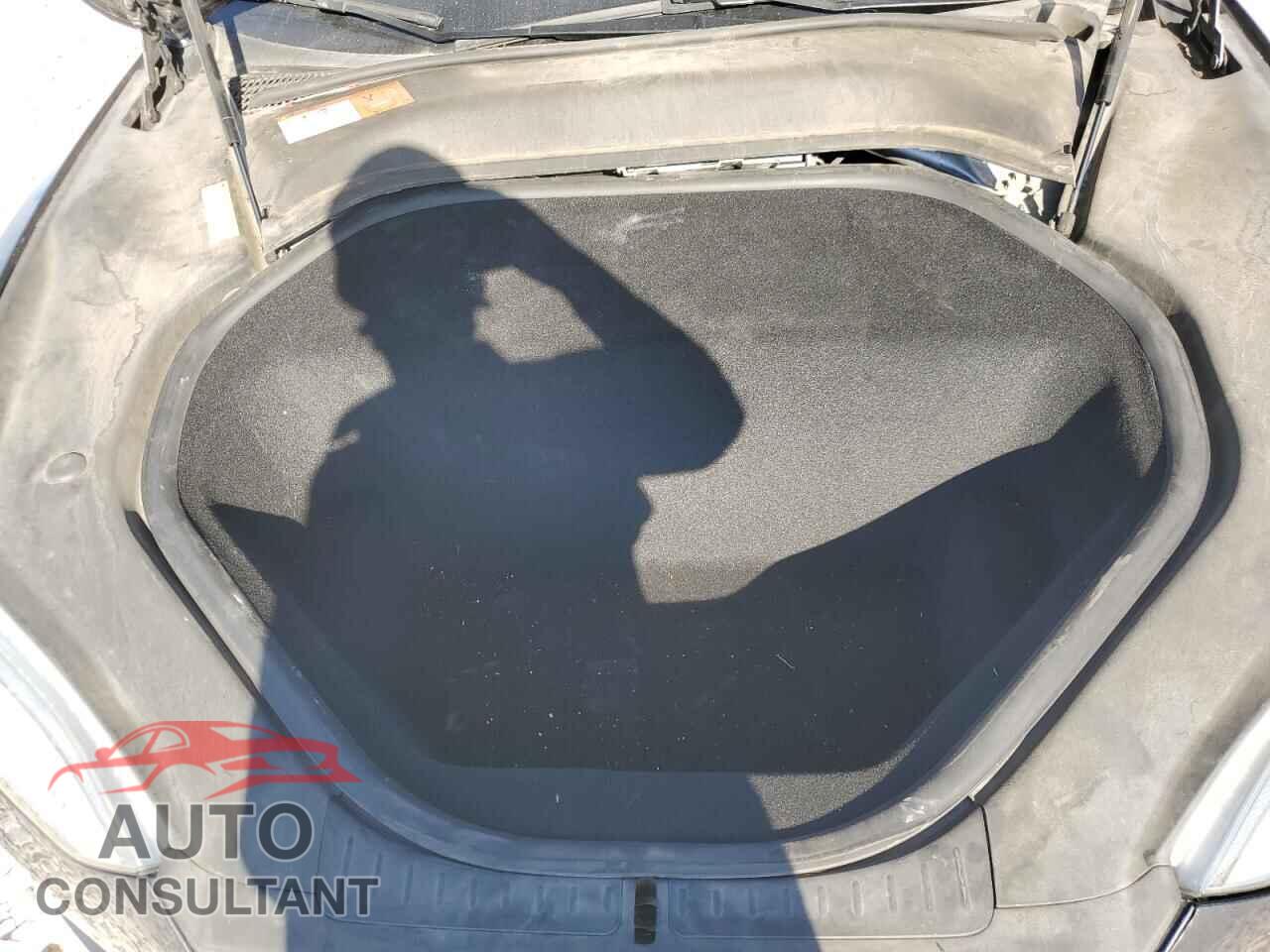 TESLA MODEL S 2015 - 5YJSA1E20FF110997