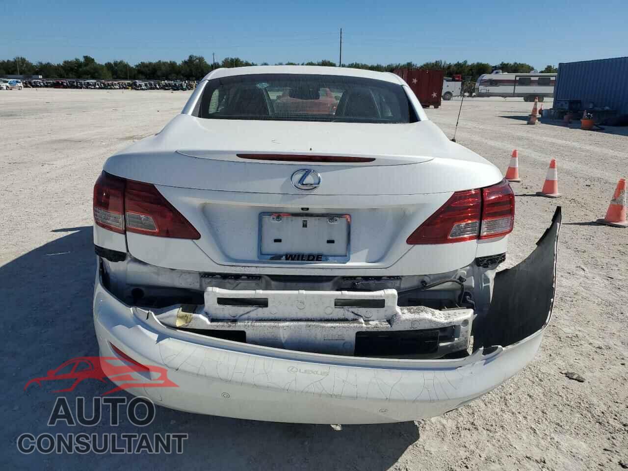 LEXUS IS 2011 - JTHFF2C20B2518102