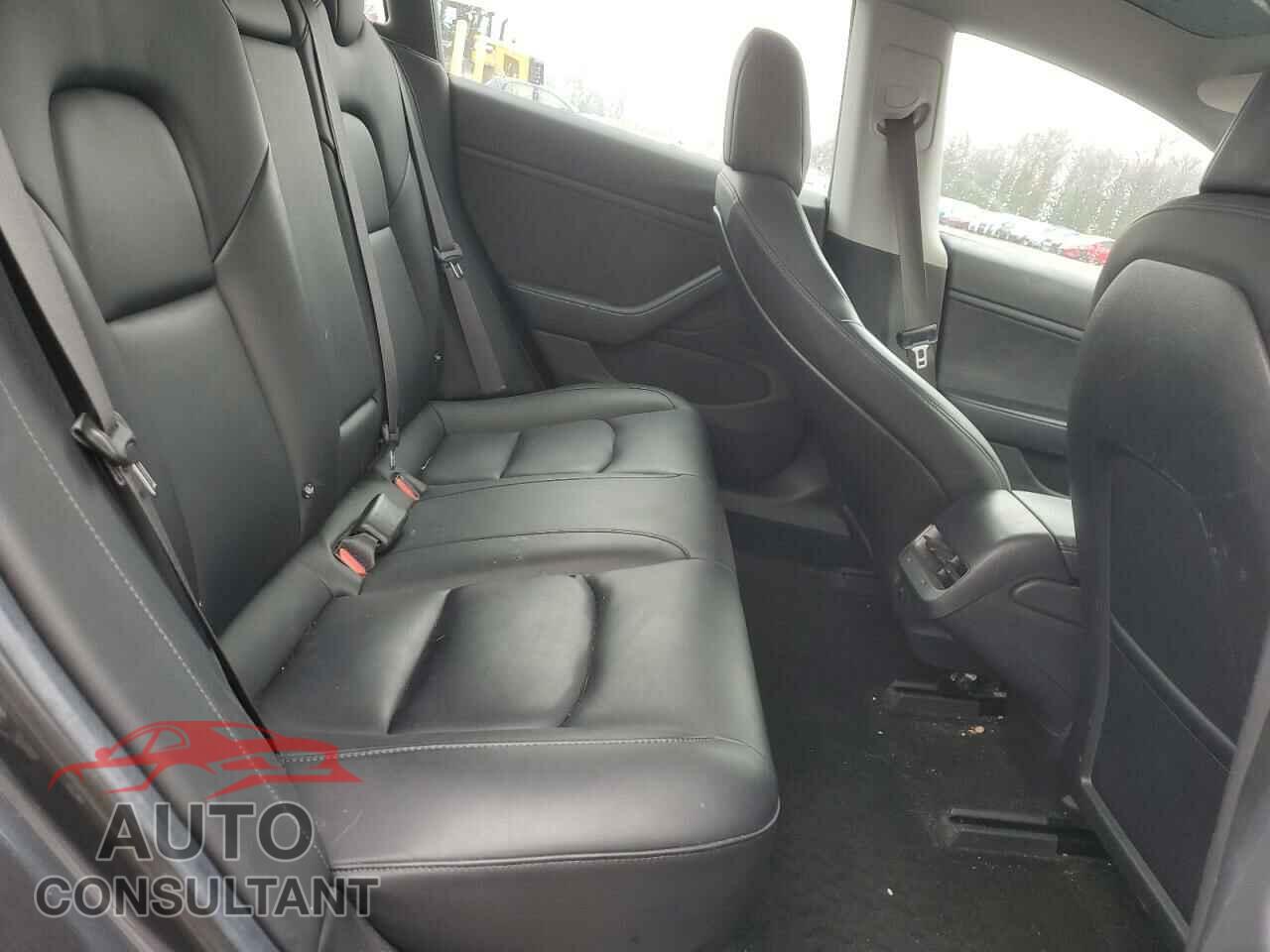 TESLA MODEL 3 2018 - 5YJ3E1EA7JF020030