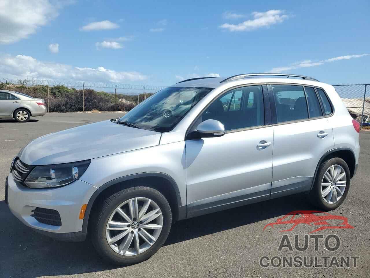 VOLKSWAGEN TIGUAN 2016 - WVGAV7AXXGW559567