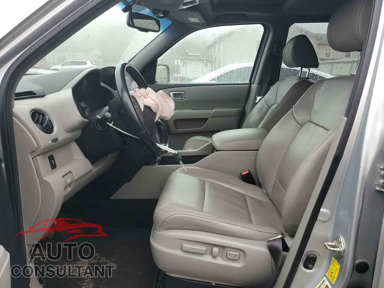 HONDA PILOT 2014 - 5FNYF4H52EB008893
