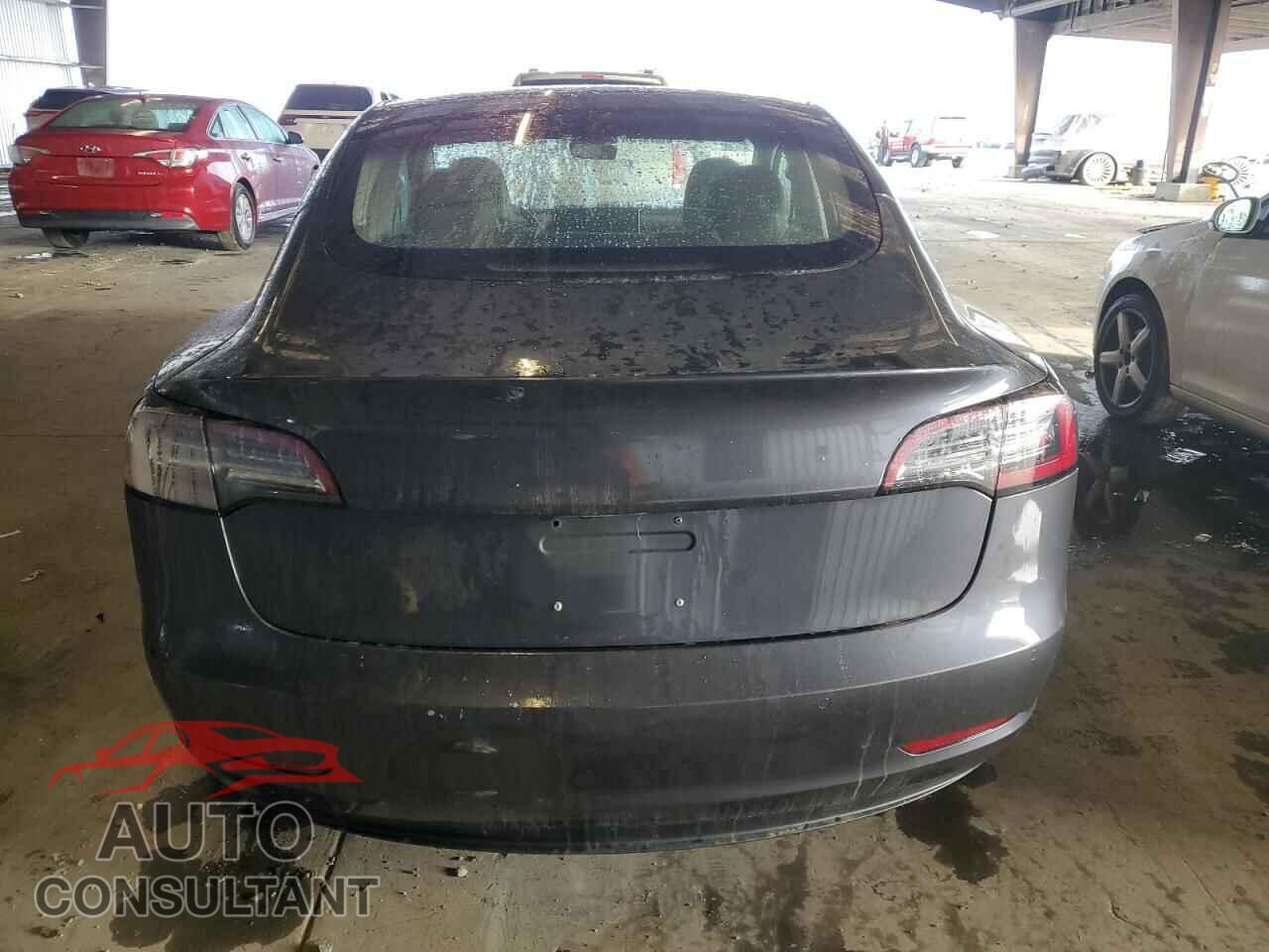 TESLA MODEL 3 2018 - 5YJ3E1EA2JF052111