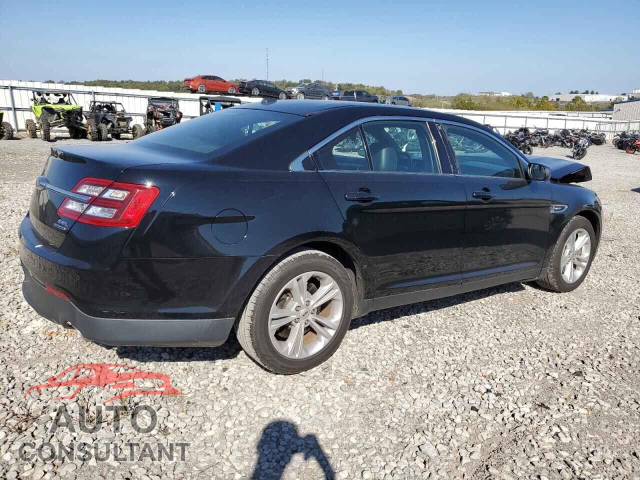 FORD TAURUS 2017 - 1FAHP2E84HG110955