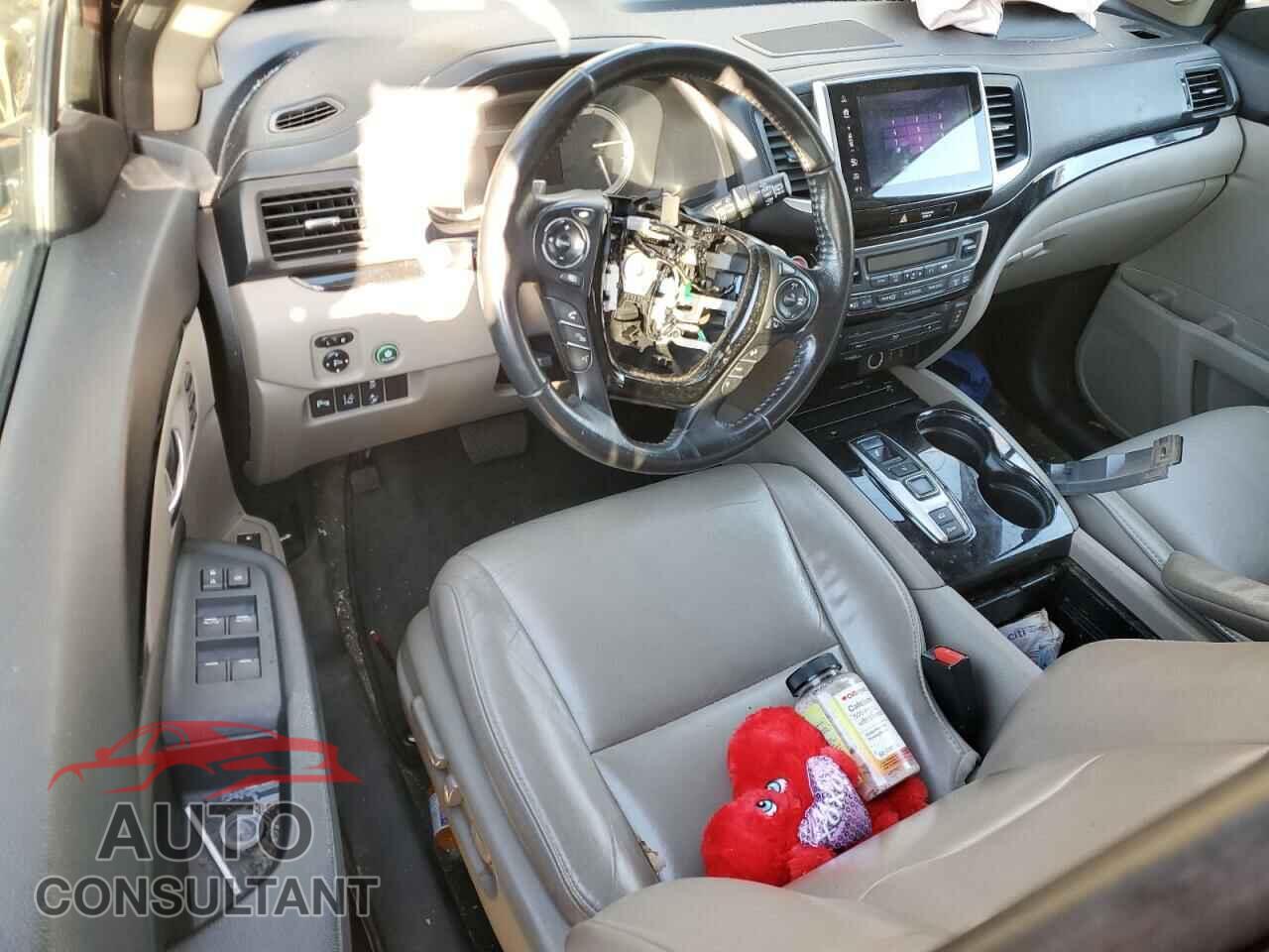 HONDA PILOT 2017 - 5FNYF6H91HB013909