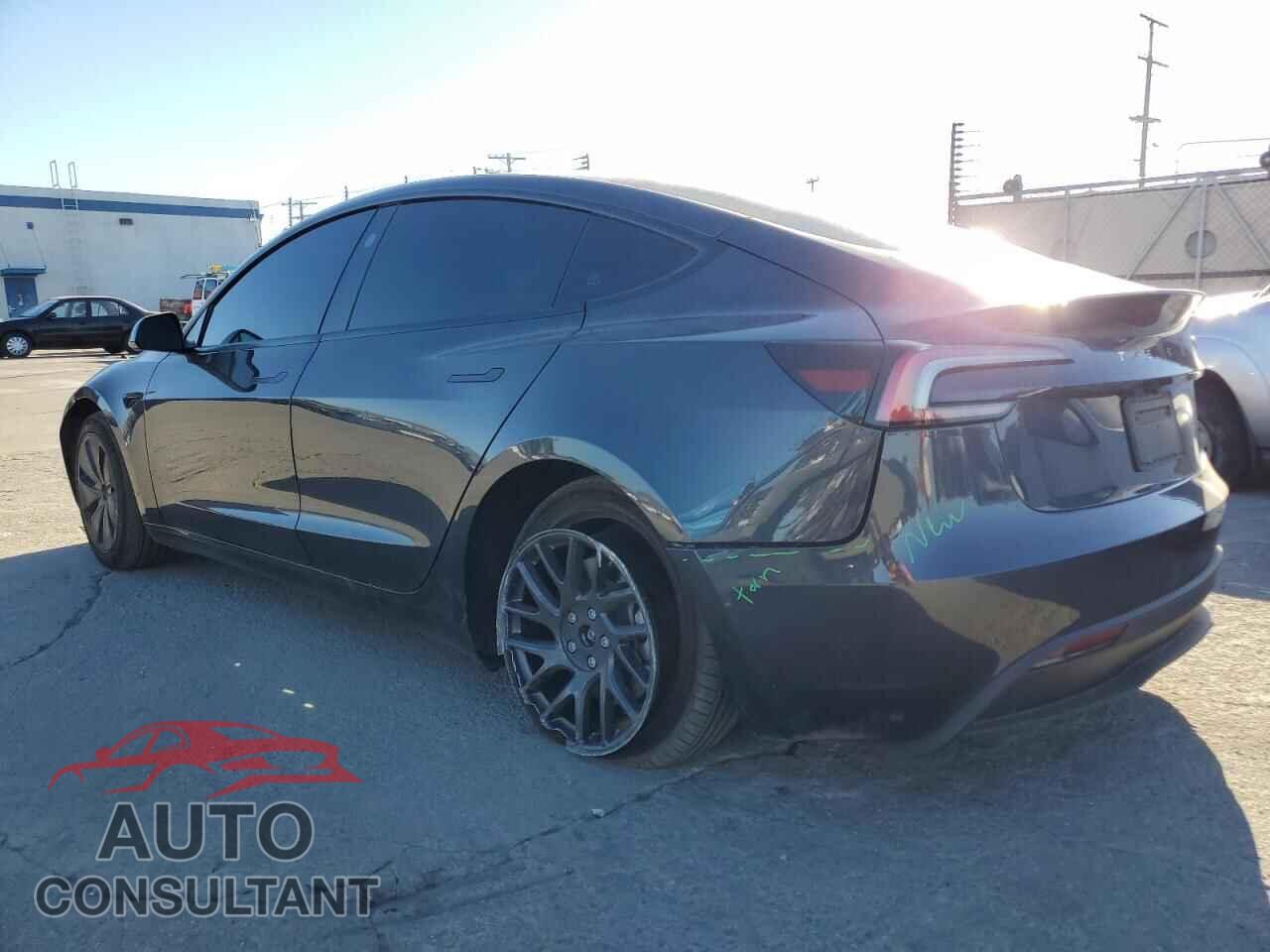 TESLA MODEL 3 2025 - 5YJ3E1EA2SF023838