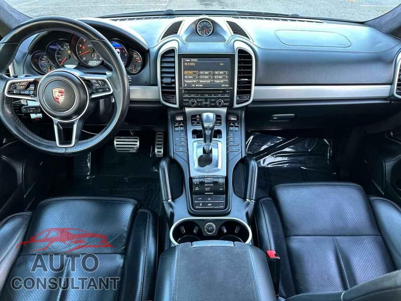 PORSCHE CAYENNE 2016 - WP1AD2A25GLA71514