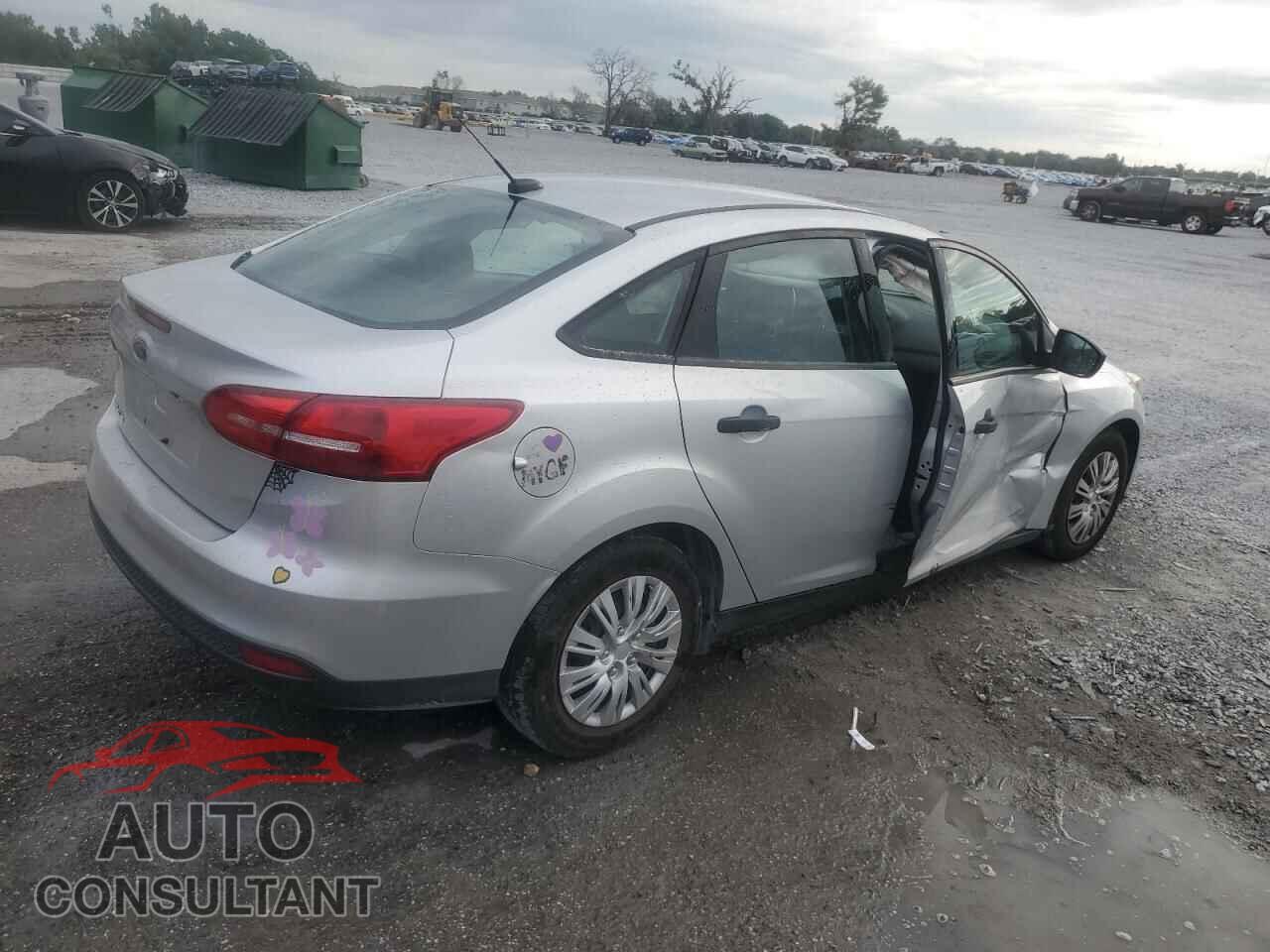 FORD FOCUS 2017 - 1FADP3E22HL228185