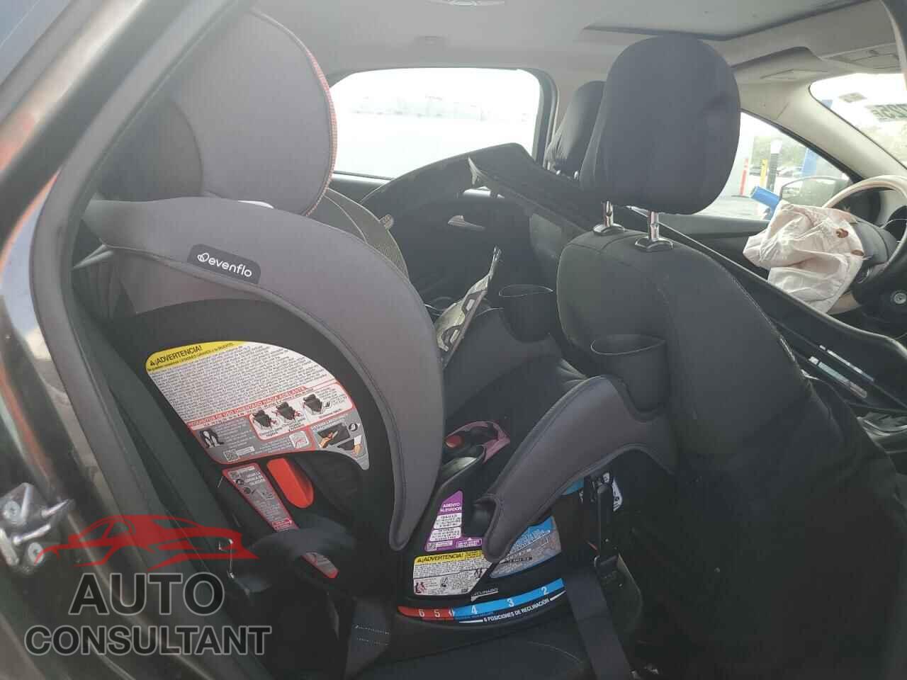 FORD FOCUS 2017 - 1FADP3H25HL225373