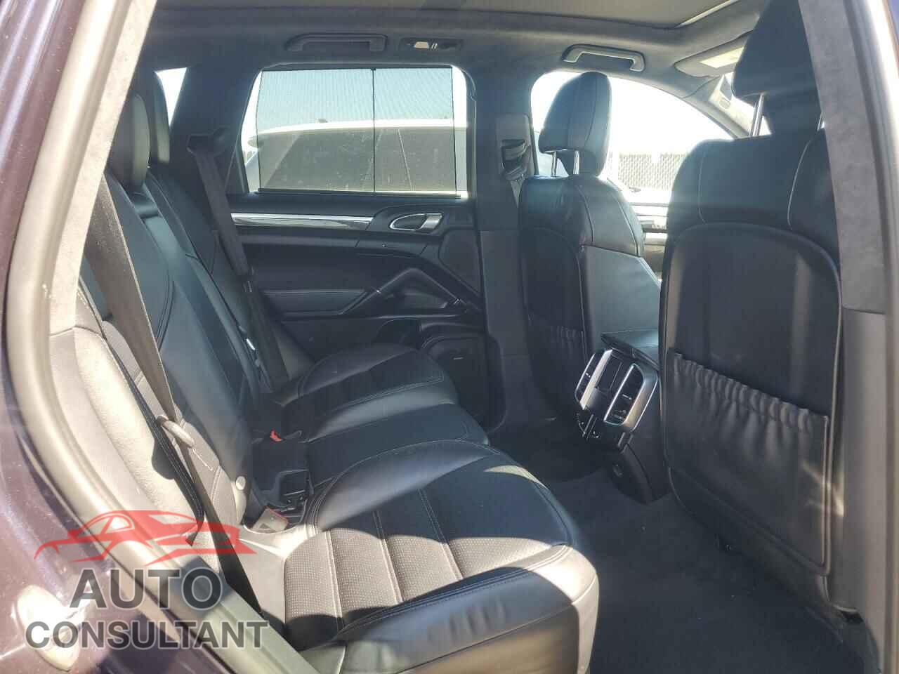 PORSCHE CAYENNE 2017 - WP1AC2A21HLA97323