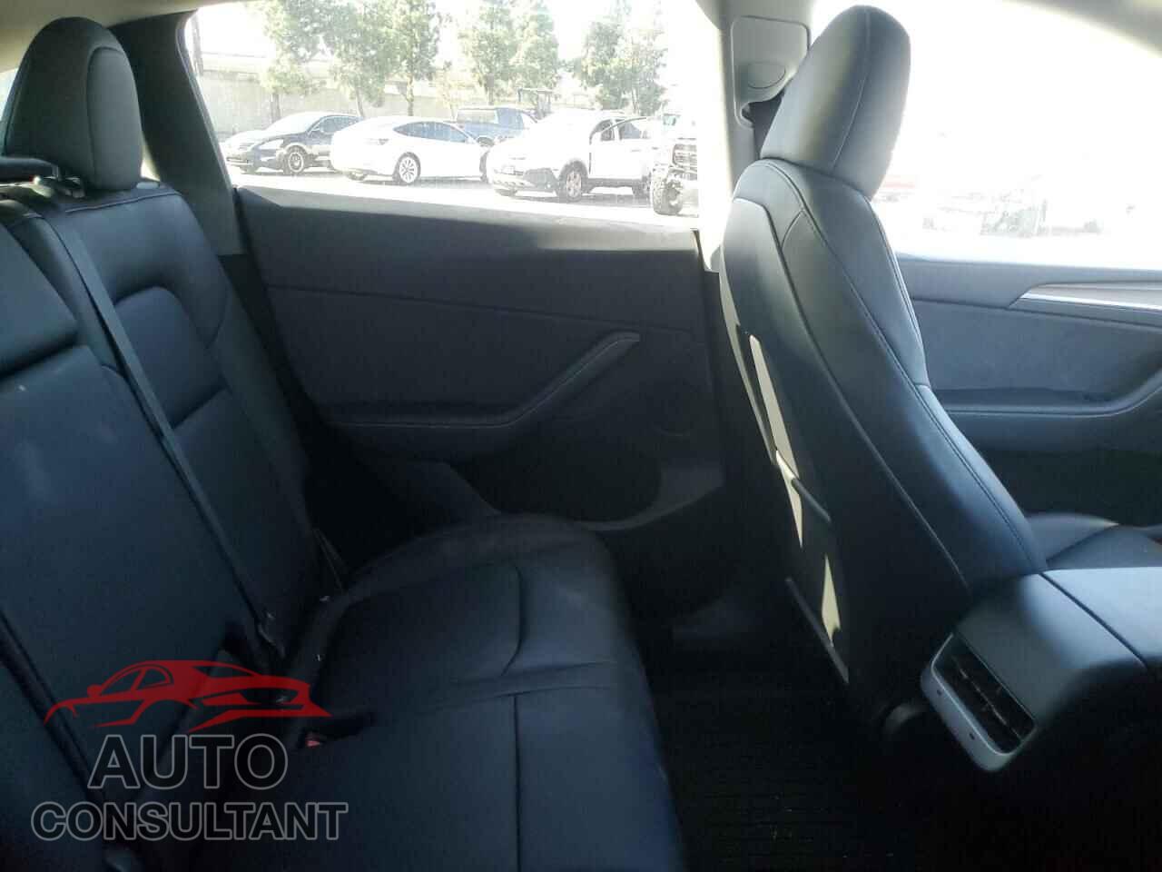 TESLA MODEL Y 2023 - 7SAYGDEE8PF875593