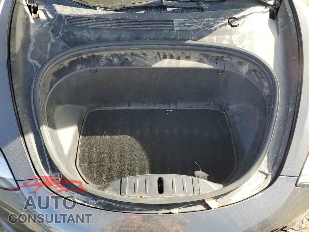 TESLA MODEL 3 2019 - 5YJ3E1EB6KF393408
