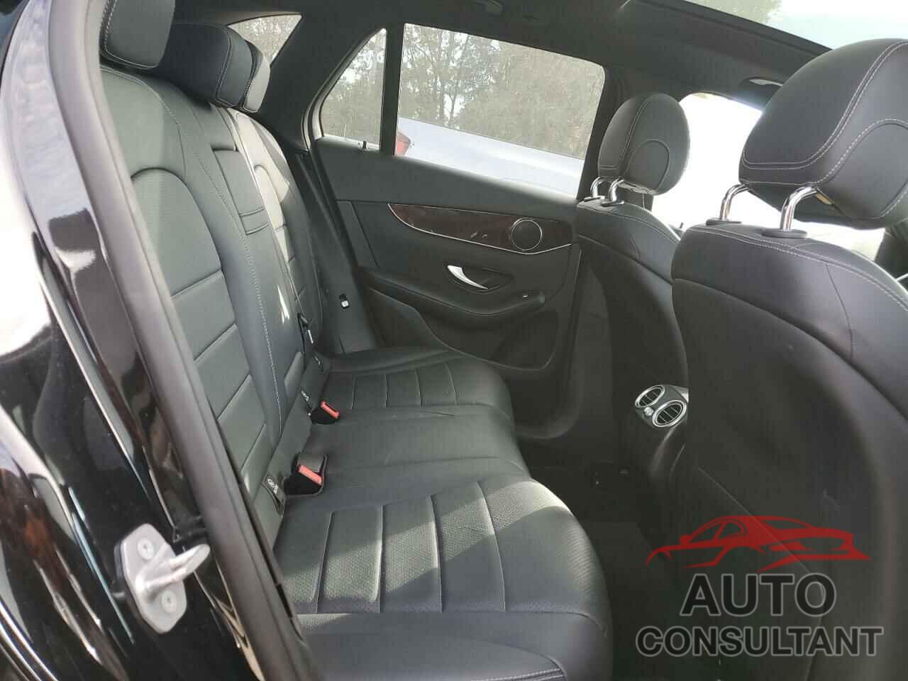 MERCEDES-BENZ GLC-CLASS 2018 - WDC0G4KBXJV068516