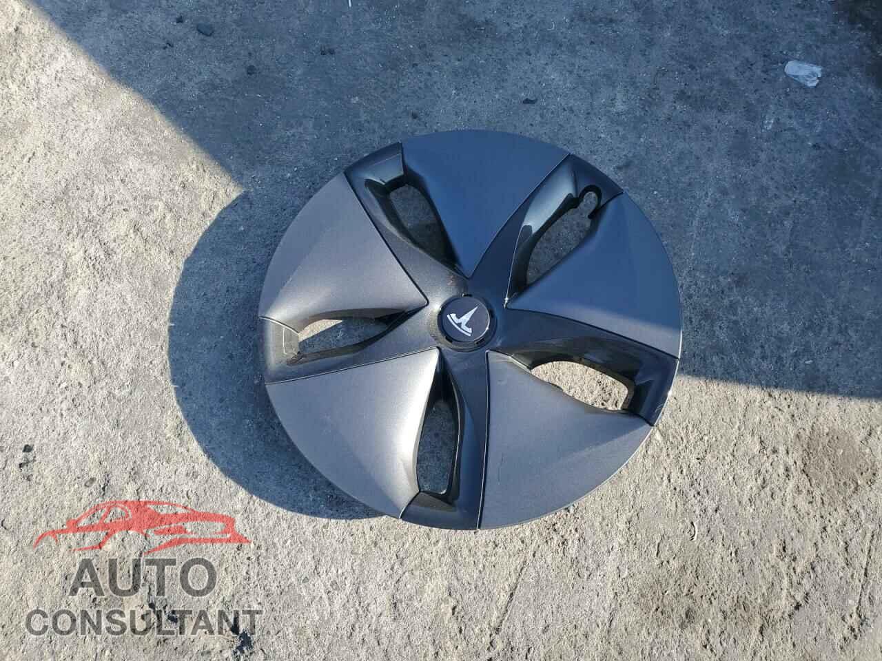 TESLA MODEL 3 2018 - 5YJ3E1EA2JF013115