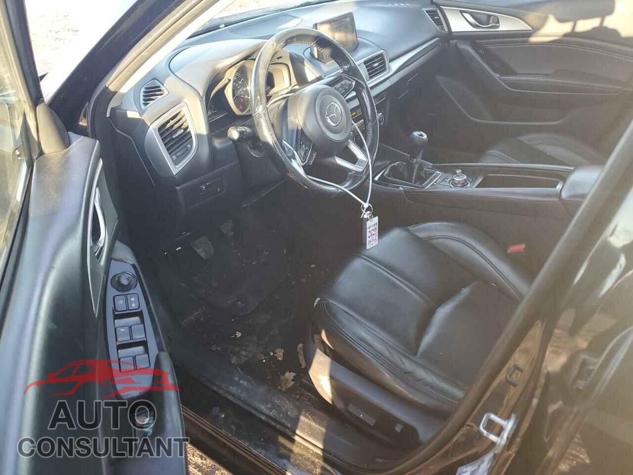 MAZDA 3 2017 - 3MZBN1V73HM123755