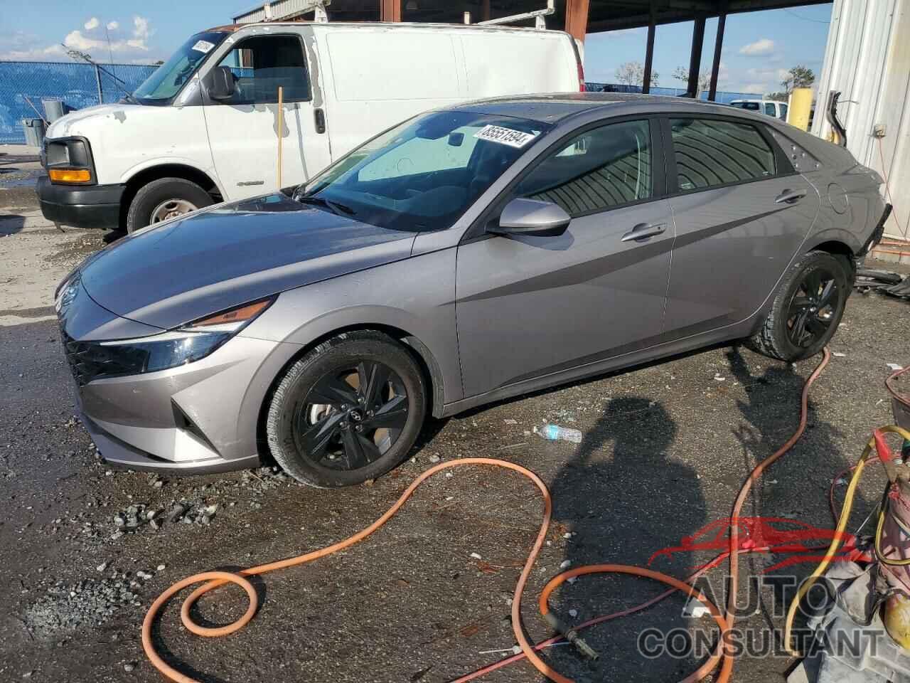 HYUNDAI ELANTRA 2023 - KMHLM4AG8PU562036