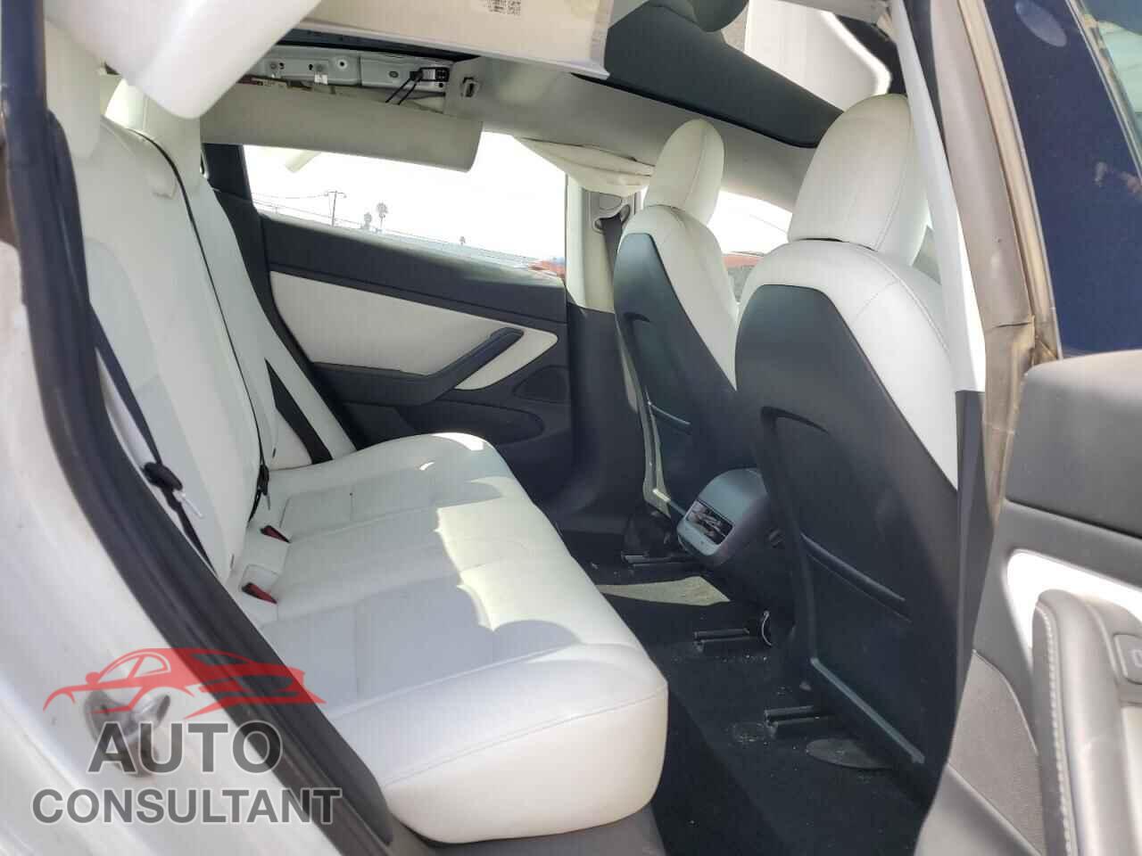 TESLA MODEL 3 2021 - 5YJ3E1EA0MF877942