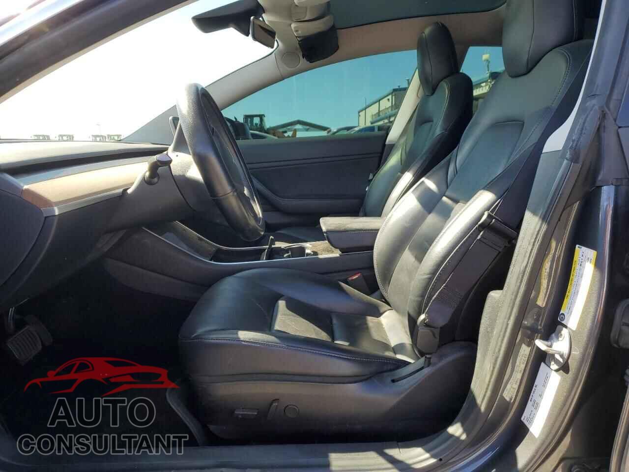 TESLA MODEL 3 2019 - 5YJ3E1EA7KF449427