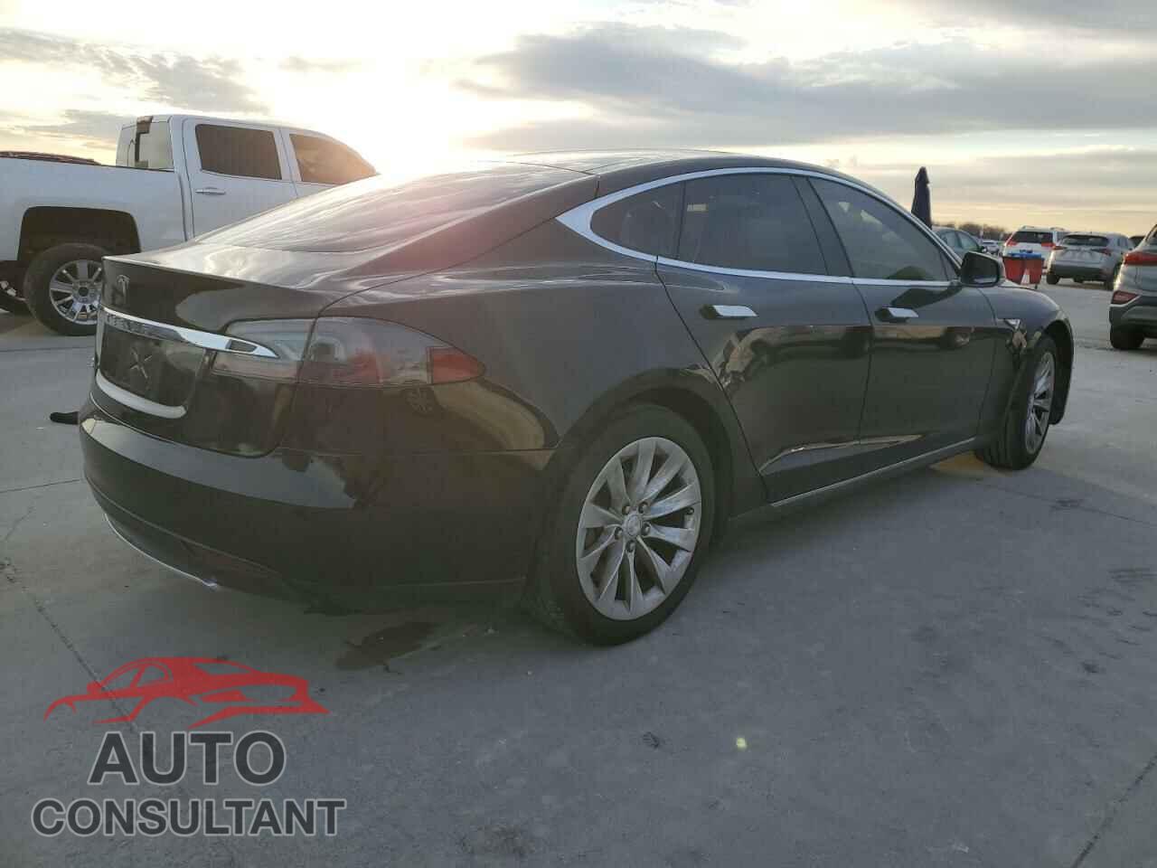 TESLA MODEL S 2016 - 5YJSA1E14GF133904