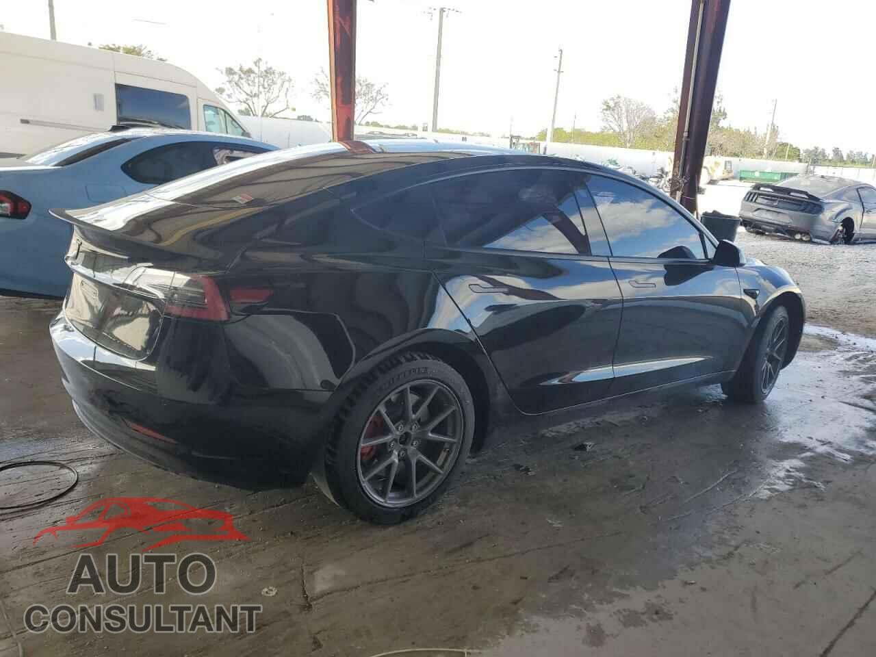 TESLA MODEL 3 2021 - 5YJ3E1EA2MF048564