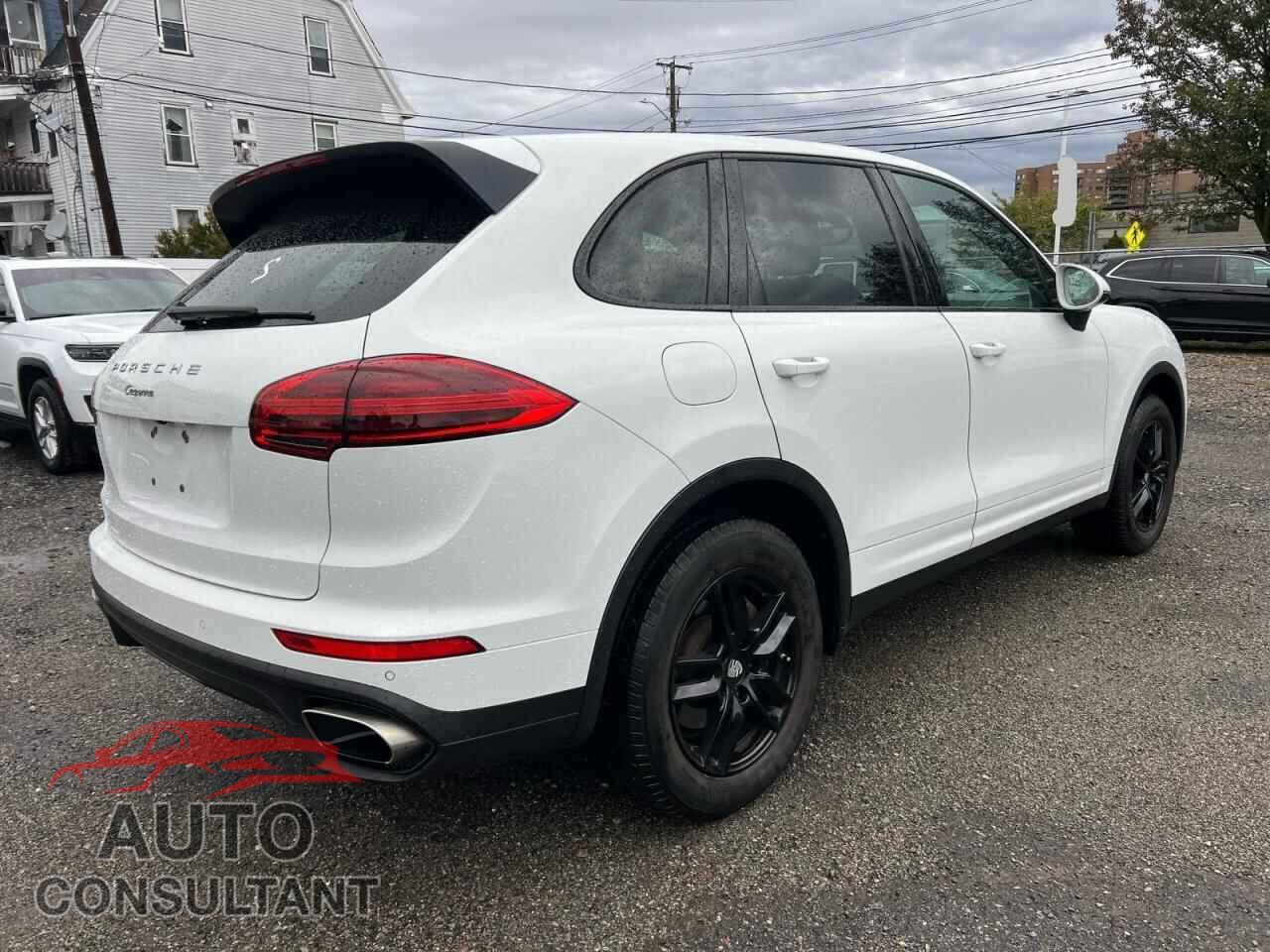 PORSCHE CAYENNE 2016 - WP1AA2A26GLA08205