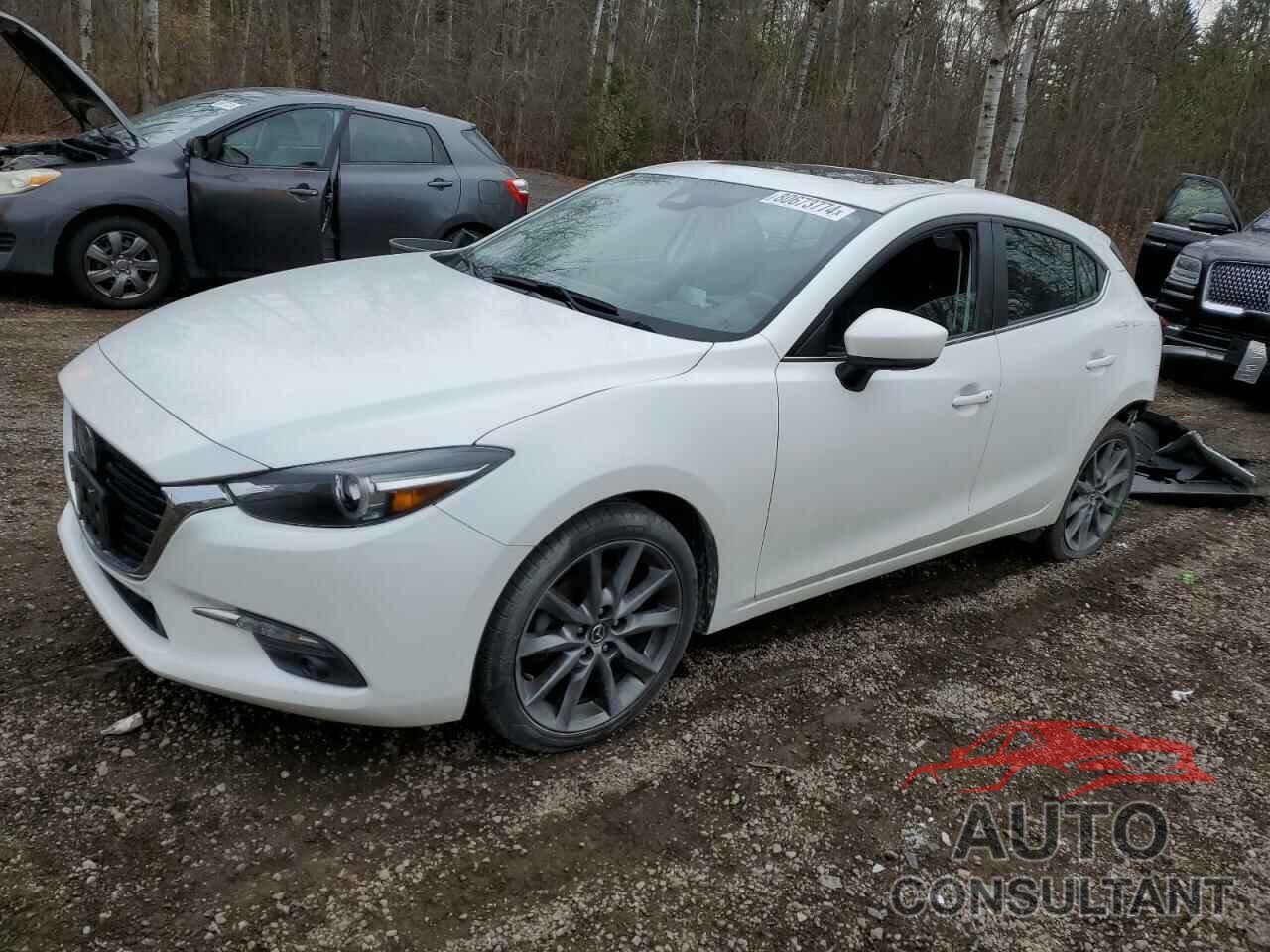 MAZDA 3 2018 - 3MZBN1M35JM213932