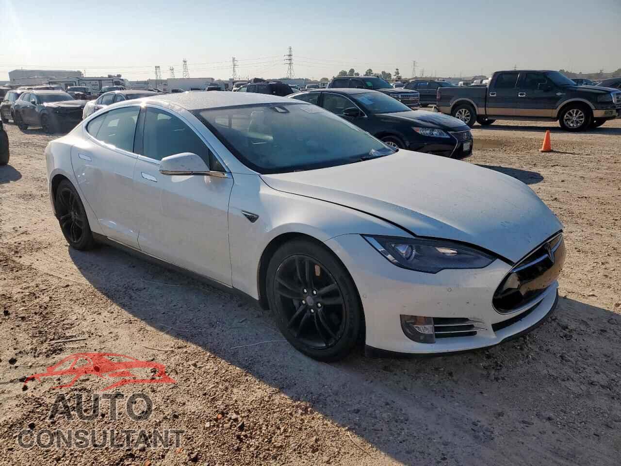 TESLA MODEL S 2015 - 5YJSA1E25FF101180