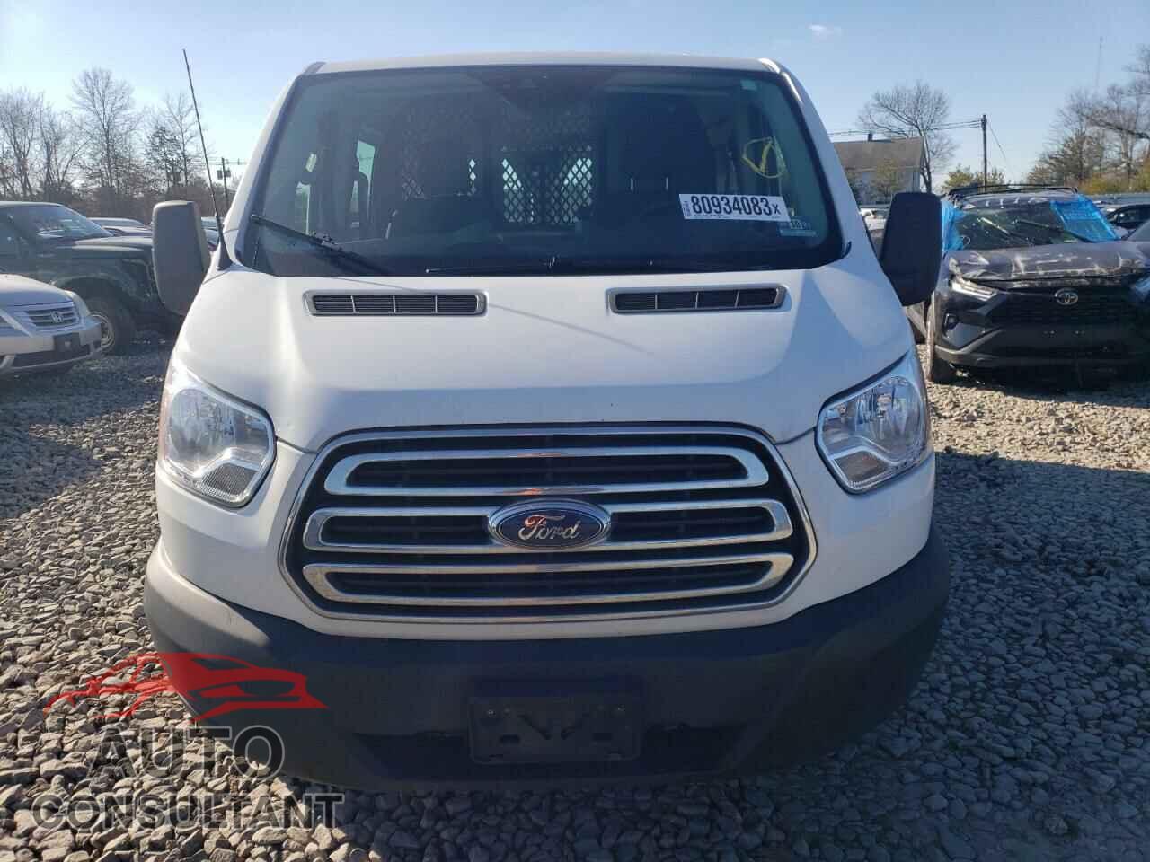 FORD TRANSIT 2019 - 1FTYR1YM5KKB52420