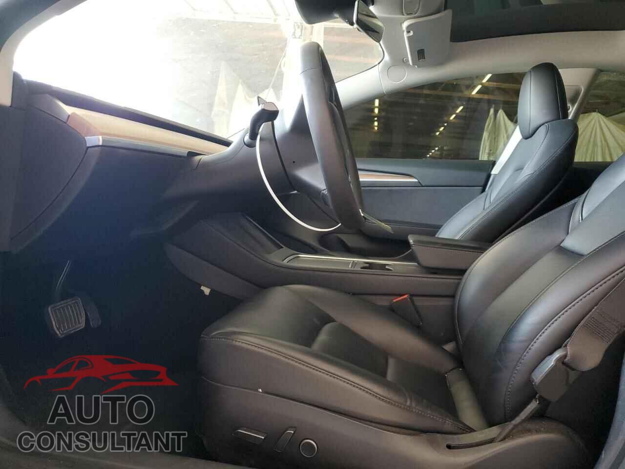 TESLA MODEL 3 2021 - 5YJ3E1EA5MF060708