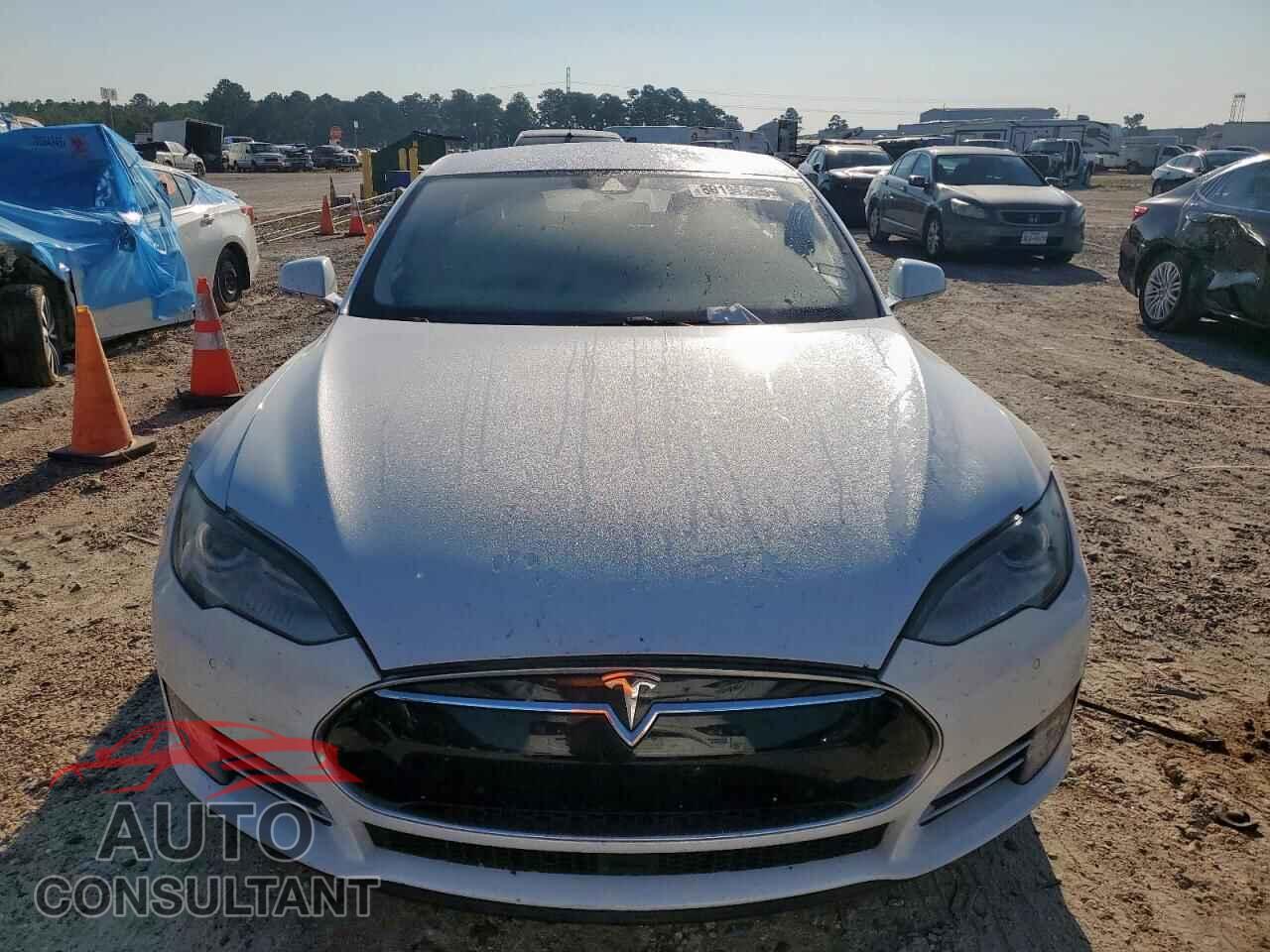 TESLA MODEL S 2015 - 5YJSA1E25FF101180