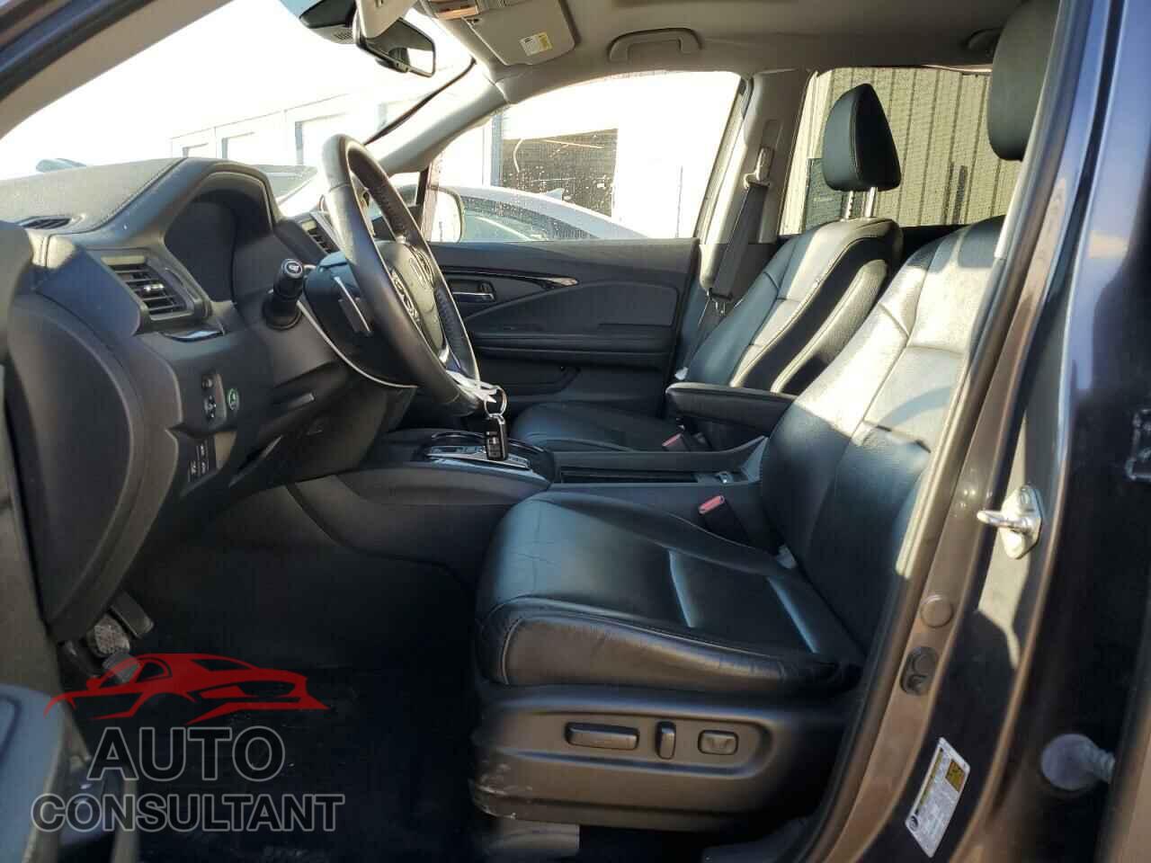 HONDA PILOT 2017 - 5FNYF5H97HB044799