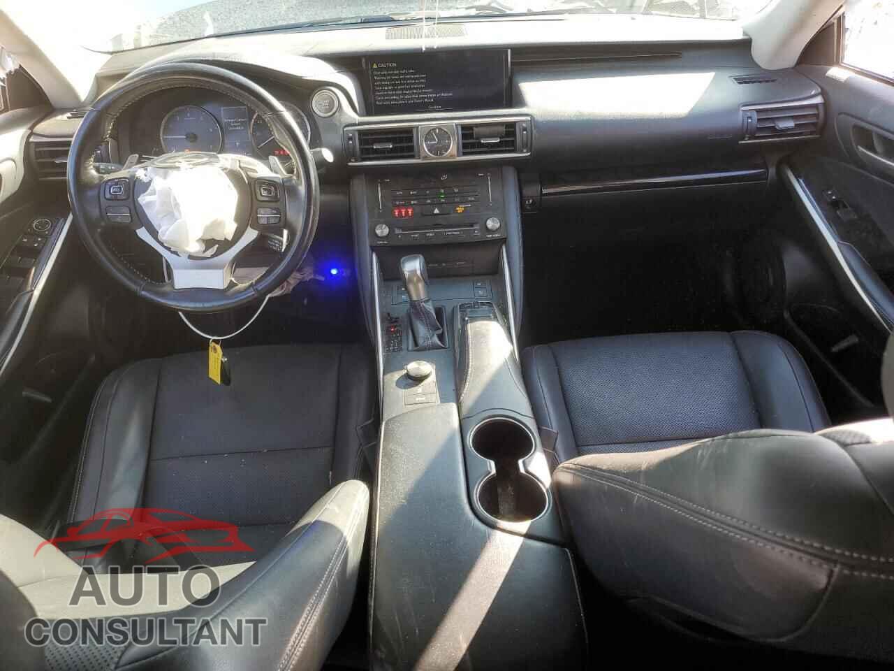 LEXUS IS 2017 - JTHBA1D20H5049655