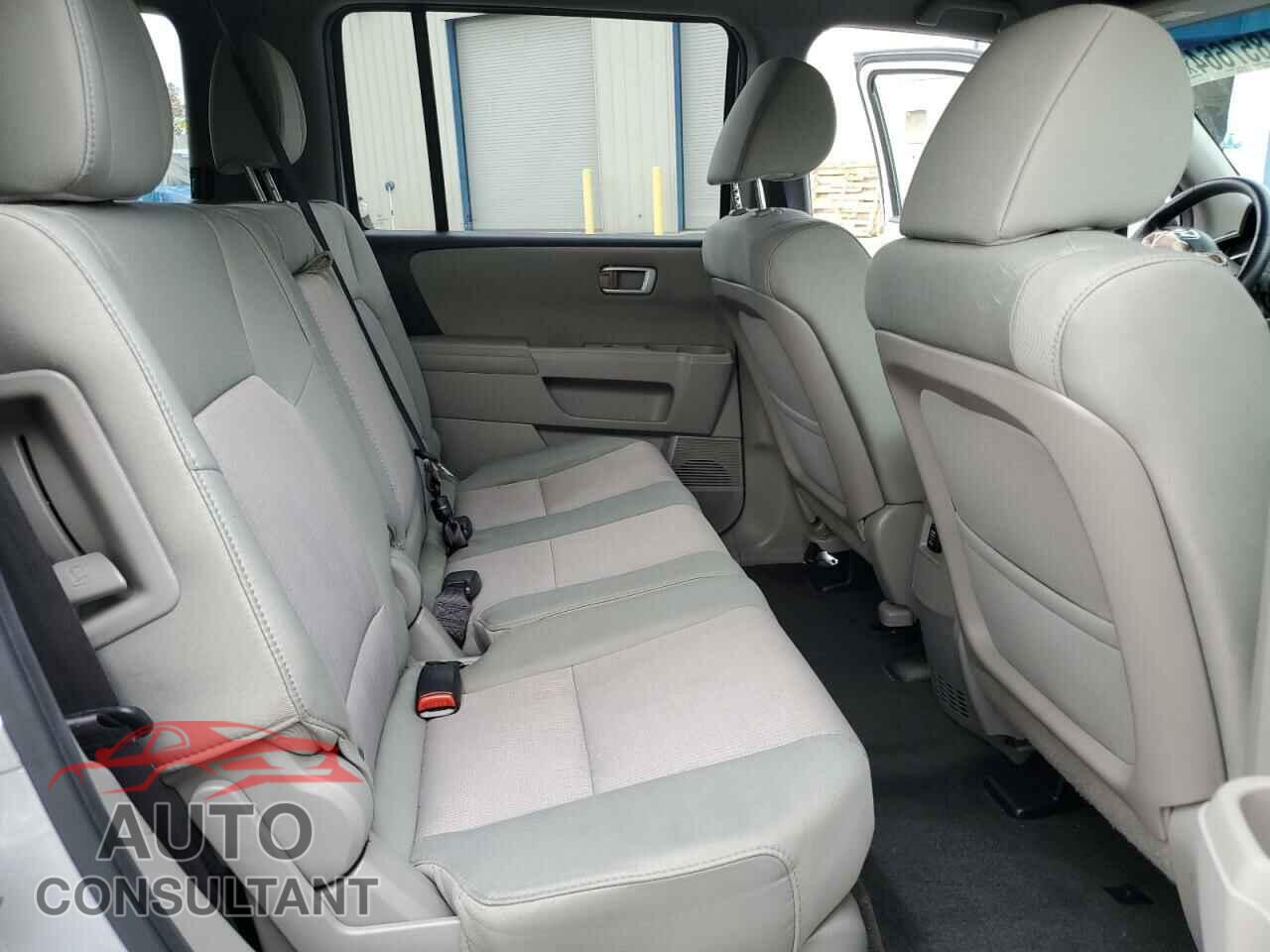 HONDA PILOT 2012 - 5FNYF4H48CB044480