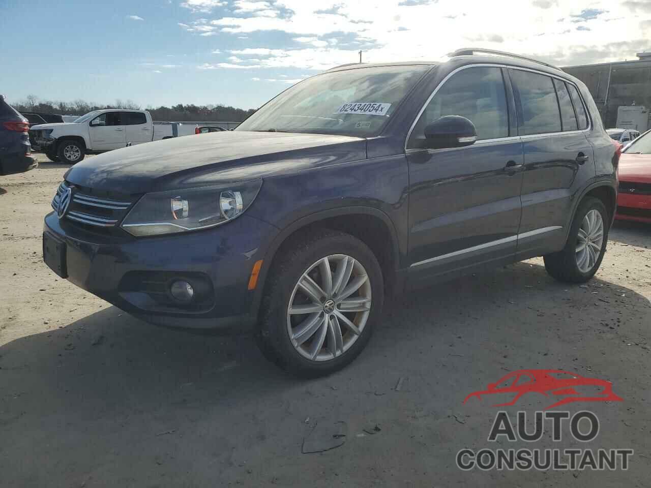 VOLKSWAGEN TIGUAN 2015 - WVGAV7AX8FW596129